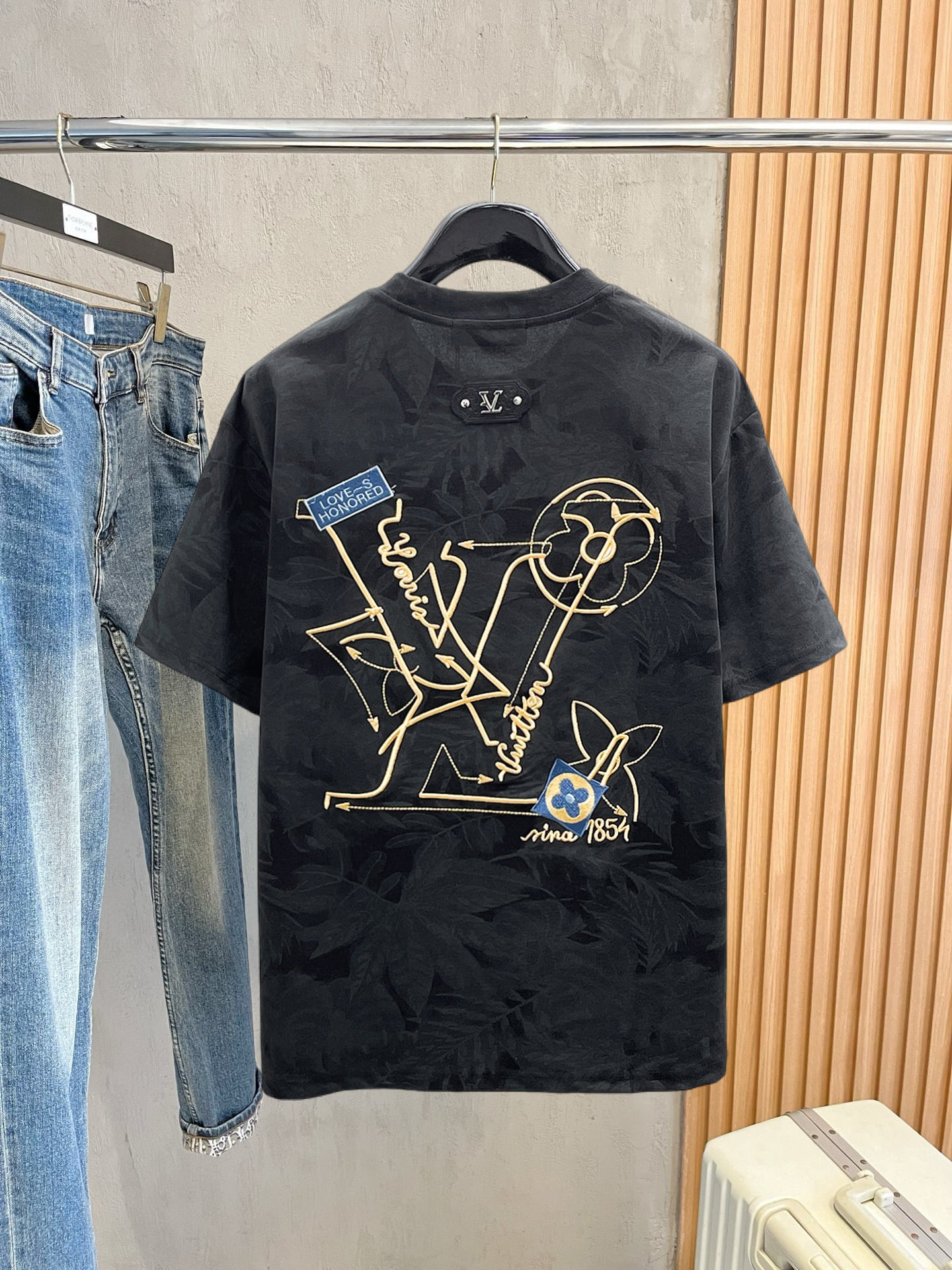Alternative view of Louis Vuitton T-Shirt 07443