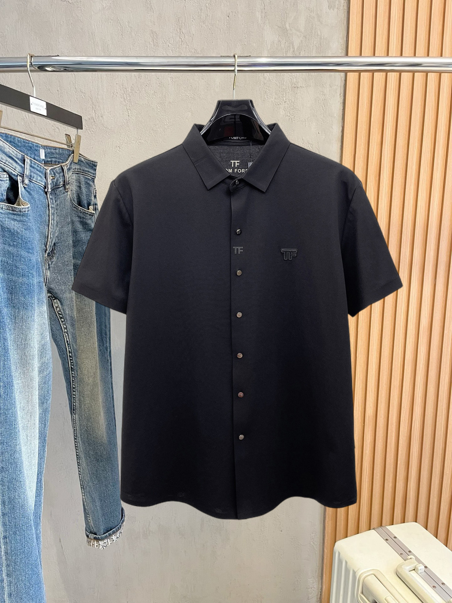 Alternative view of T-Shirt 07547