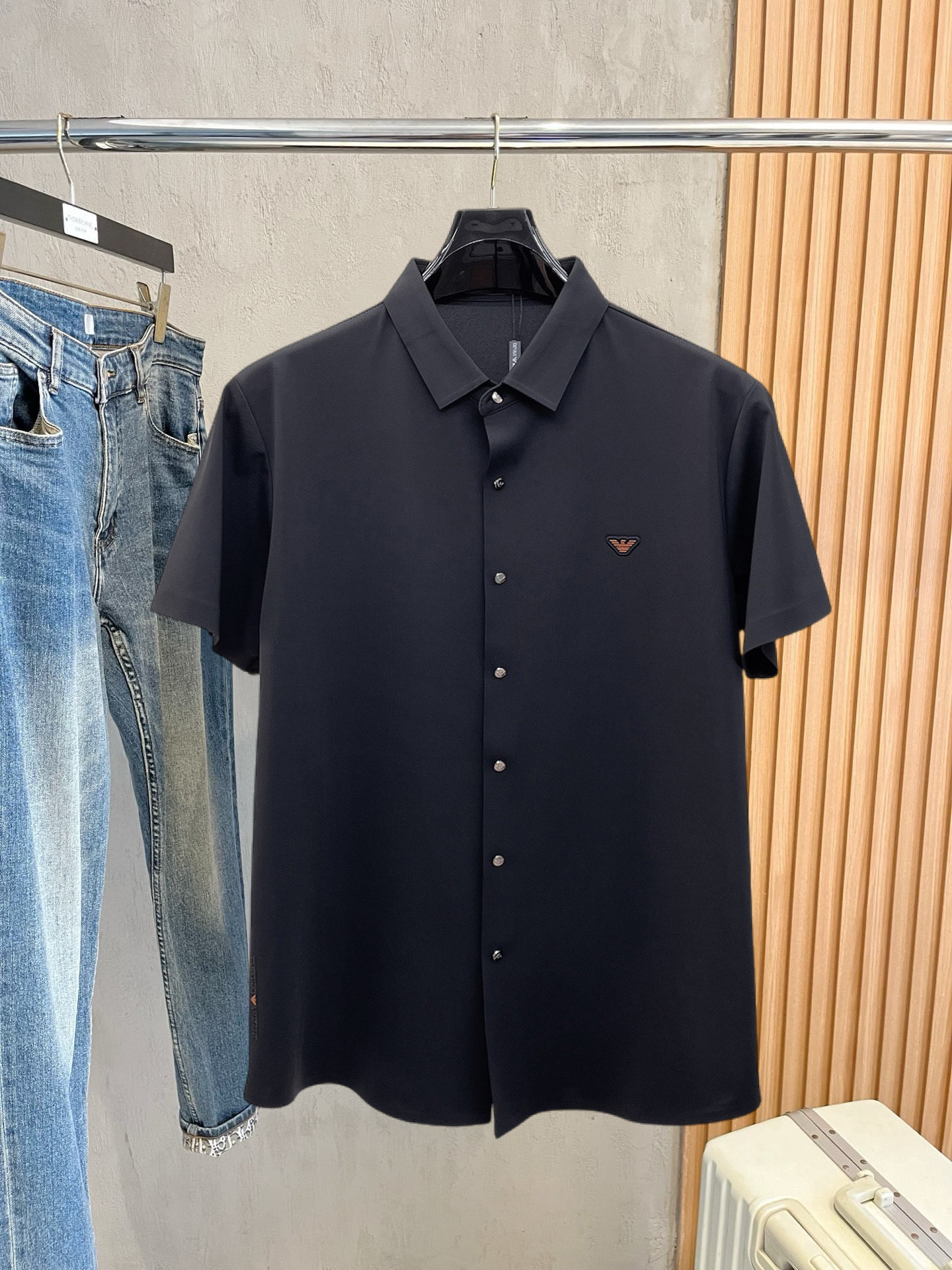 Alternative view of T-Shirt 07539