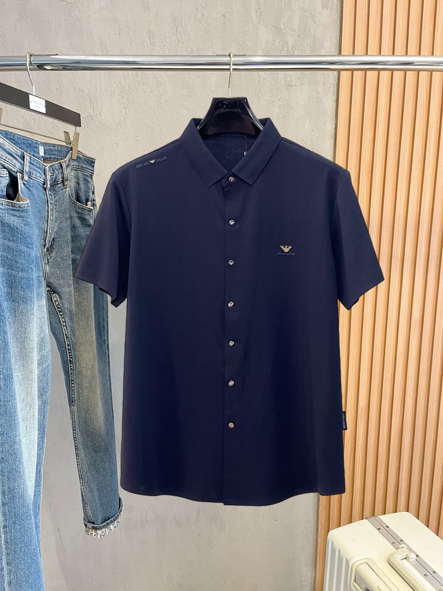 Alternative view of T-Shirt 07533