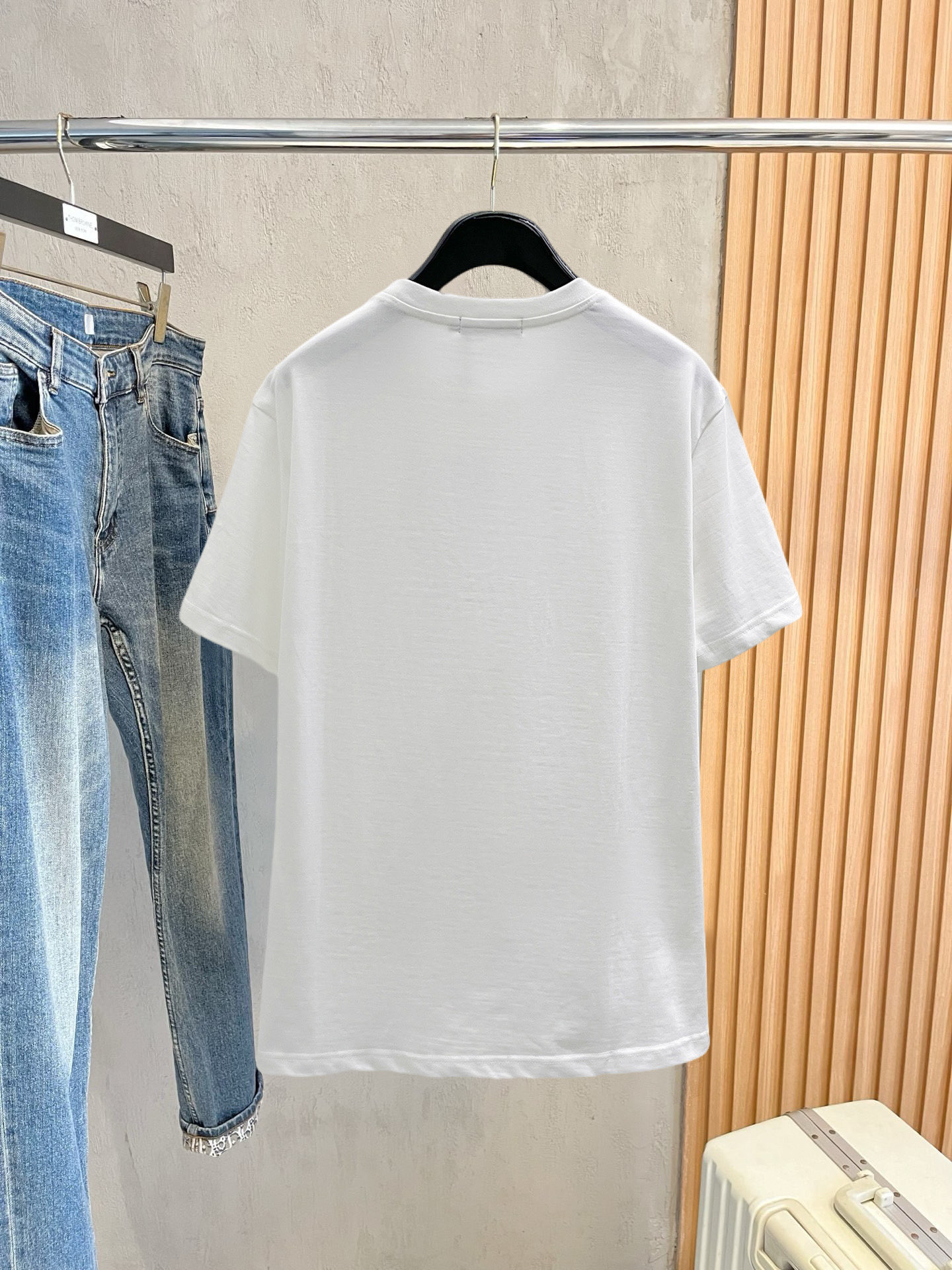 Alternative view of T-Shirt 07466