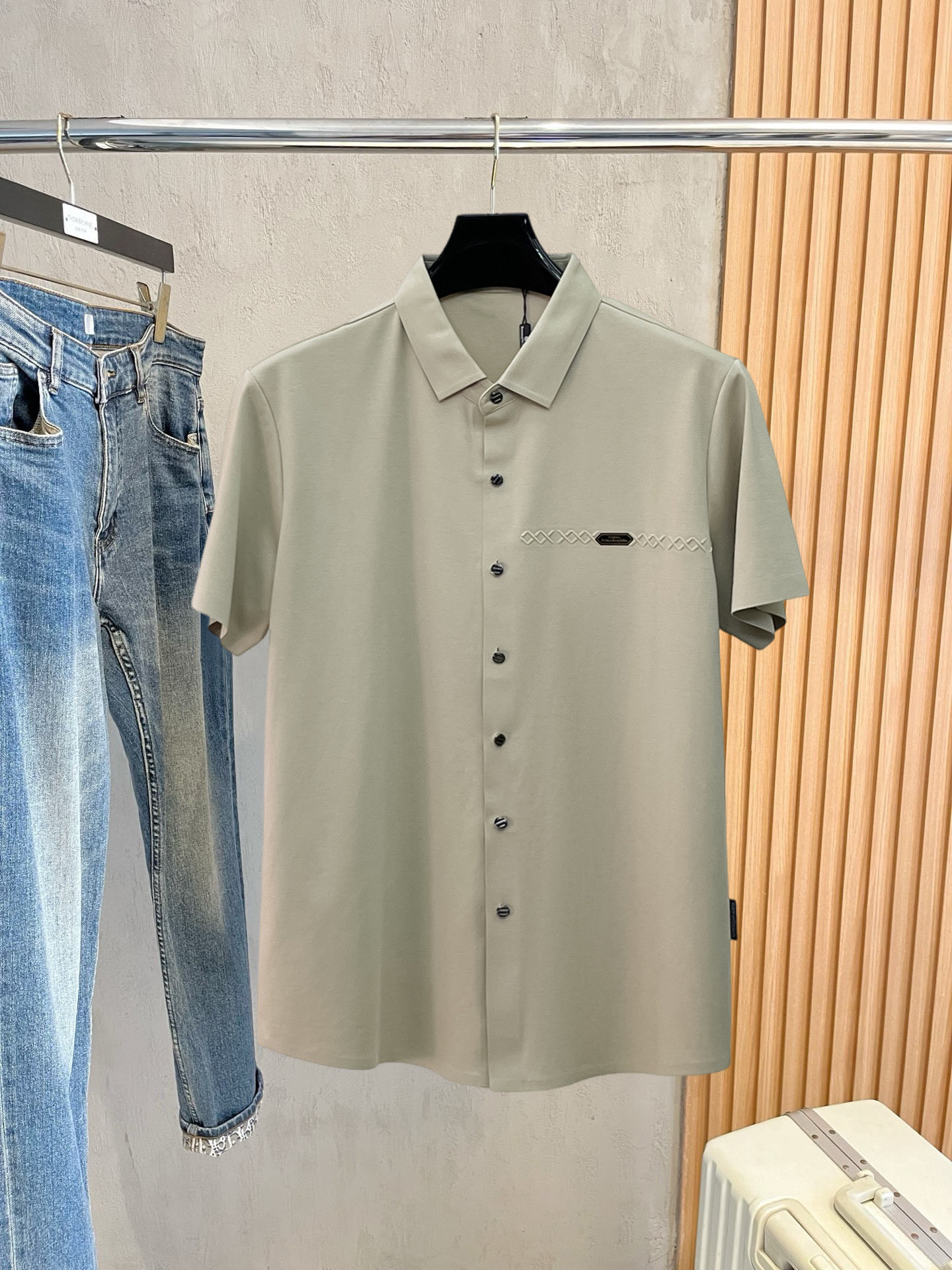 Alternative view of T-Shirt 07518