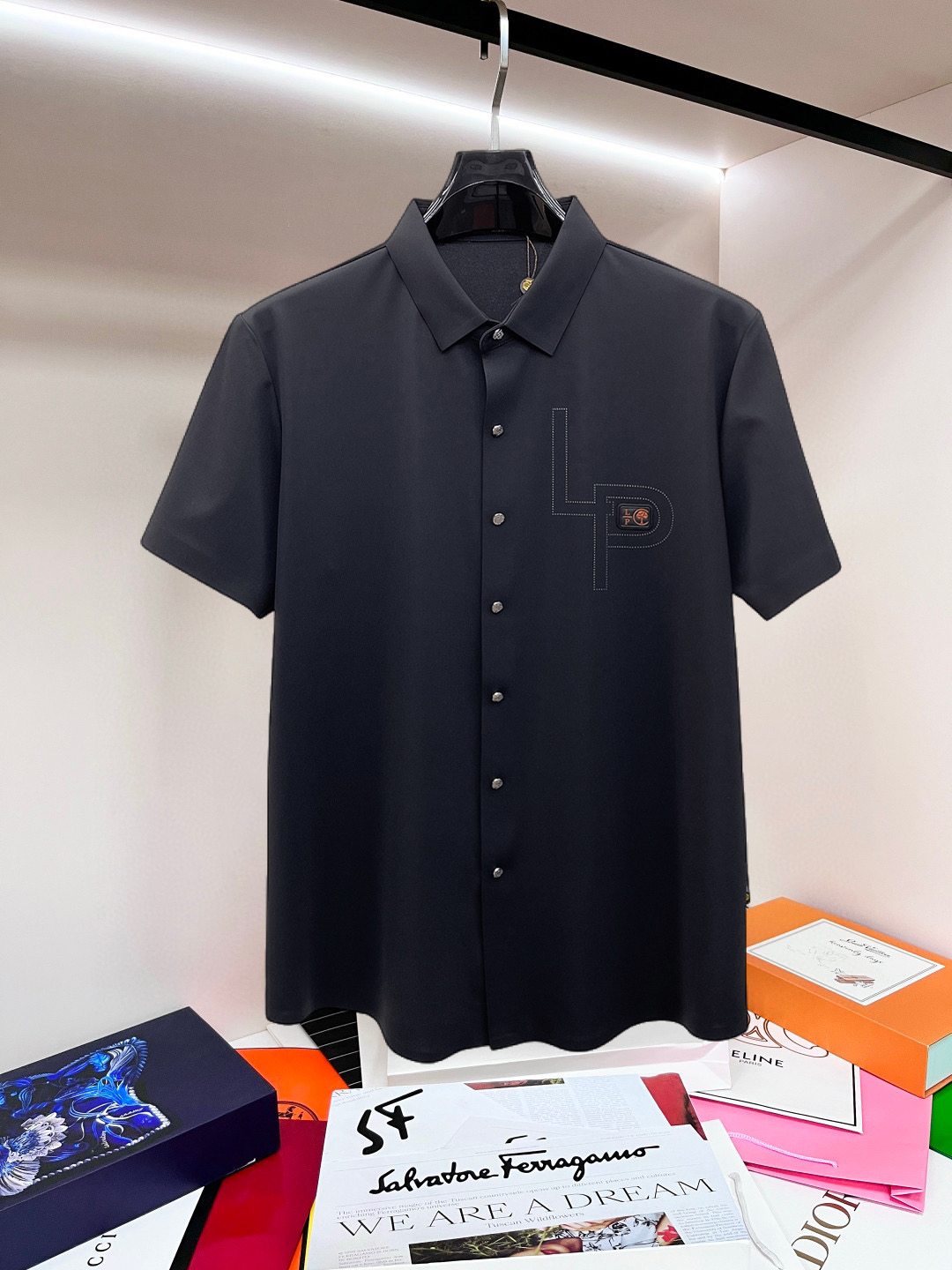 Alternative view of T-Shirt 04763