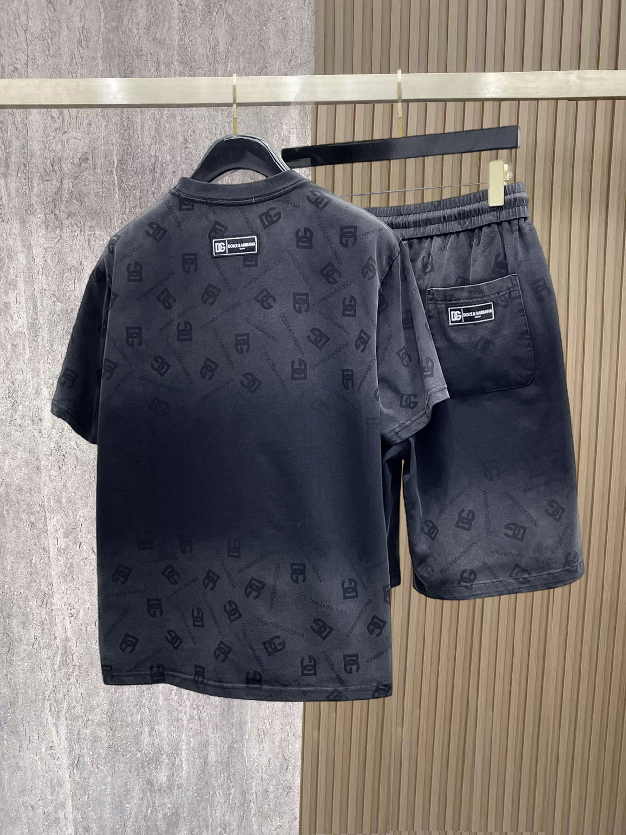 Alternative view of T-Shirt 00158