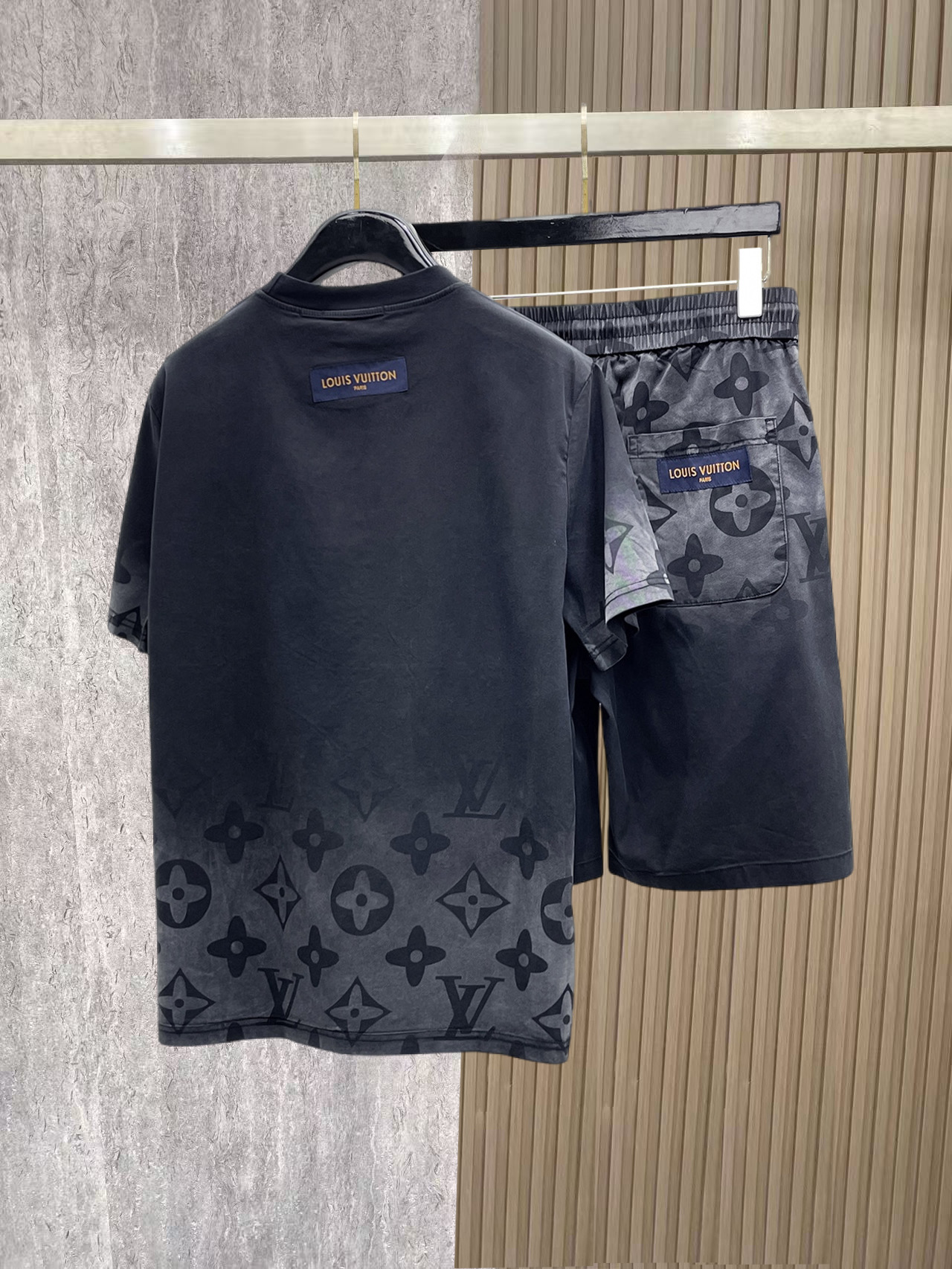 Alternative view of Louis Vuitton T-Shirt 00151
