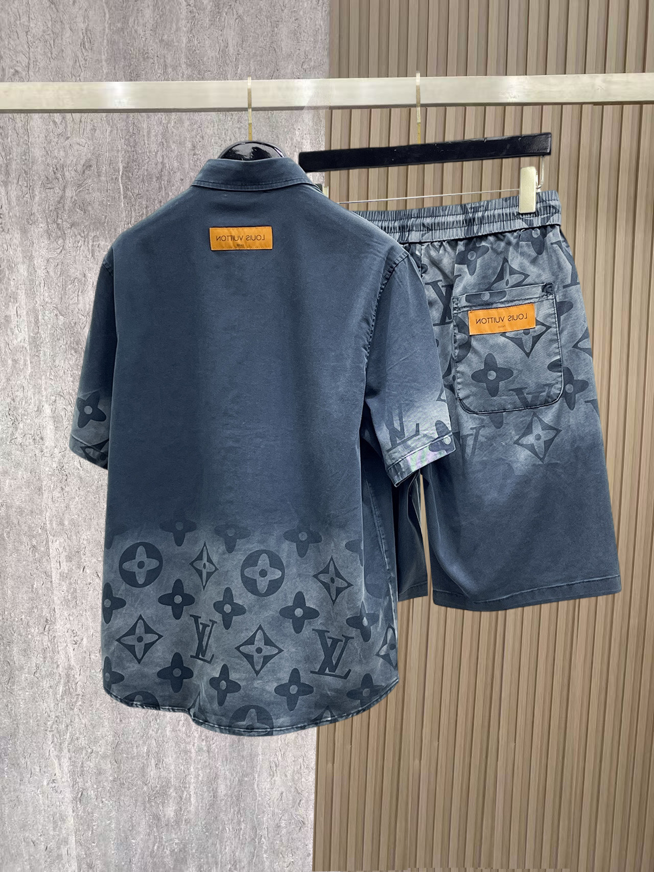 Alternative view of Louis Vuitton T-Shirt 00153