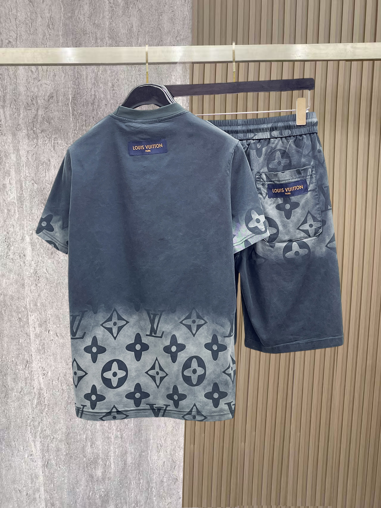 Alternative view of Louis Vuitton T-Shirt 00150