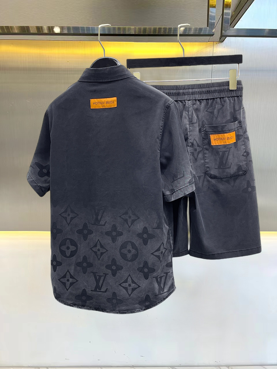 Alternative view of Louis Vuitton T-Shirt 06341