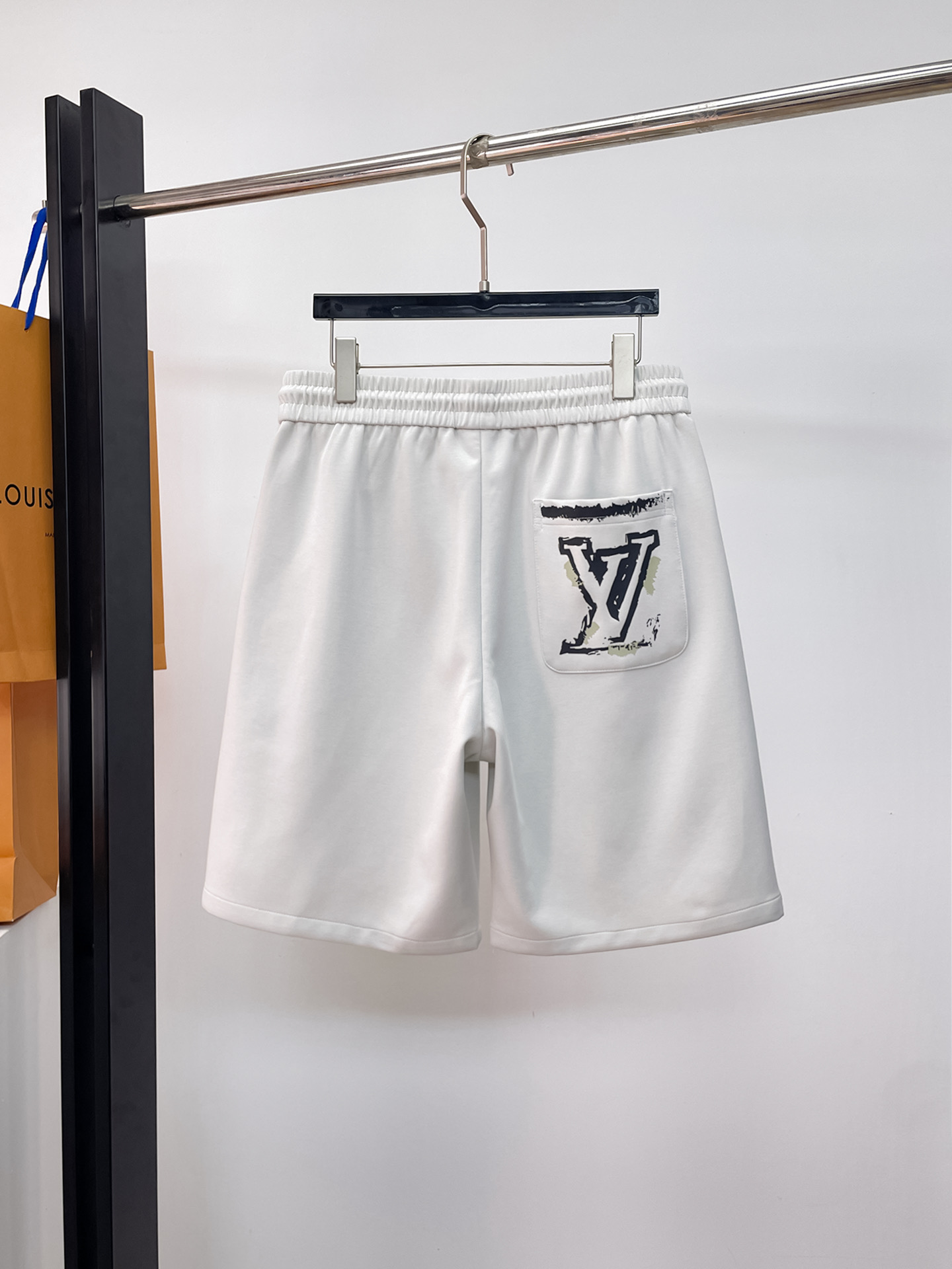 Alternative view of Louis Vuitton Shorts 01501