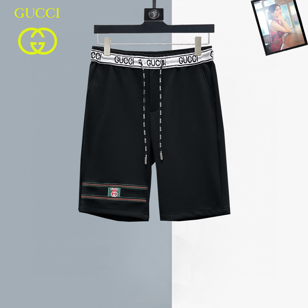 NO:930730,Gucci 2026ss summer new original counter casual shorts, luxury classic brand original LOGO accessories, counter best-selling model. Very comfortable to wear, low-key yet luxurious, very classy to wear. Needless to say the trousers style and tailoring. The upper body is exquisite and high-end, first-class and top-quality materials. Really palace-level casual pants. The cotton of Turkey is of outstanding quality. After heavy washing, the pants are very soft!  Don't be picky. The upper body is absolutely stylish and extremely luxurious. Please state your height and weight when placing an order for sizes M-3XL.,,shorts,19860909古奇 2026ss夏季新款原单专柜休闲短裤,奢华经典品牌原版LOGO配饰 专柜热销款 身穿着非常舒适 低调不失奢华 穿出去非常有档次 裤型款式和裁剪亦无需多言 上身精致跃然高档一等一顶级质料 真正殿堂级的休闲裤 选用土耳其的棉花品质卓然,经过重水洗使得裤子很柔软！不挑人 上身绝对的有型 极度奢华. 尺码M-3XL下单报身高体重.,,shorts,,Men's clothing