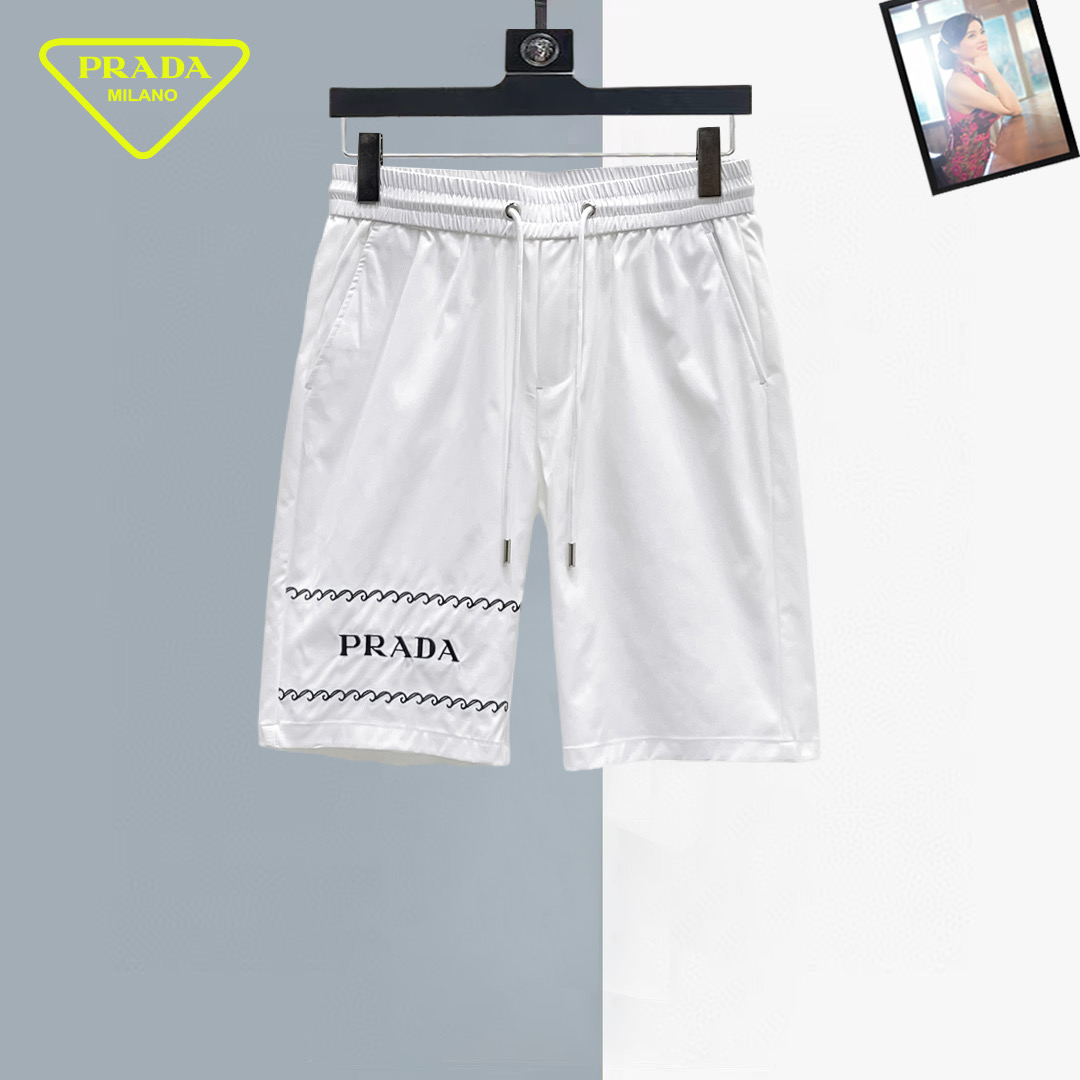 NO:930896,Prada 2026ss summer new original counter casual shorts, luxury classic brand original LOGO accessories, counter best-selling model. Very comfortable to wear, low-key yet luxurious, very classy to wear. Needless to say the trousers style and tailoring. The upper body is exquisite and high-end, first-class and top-quality materials. Really palace-level casual pants. The cotton of Turkey is of outstanding quality. After heavy washing, the pants are very soft!  Don't be picky. The upper body is absolutely stylish and extremely luxurious. Please quote your height and weight when ordering sizes M-3XL.,,prada,shorts,19860909普拉达 2026ss夏季新款原单专柜休闲短裤,奢华经典品牌原版LOGO配饰 专柜热销款 身穿着非常舒适 低调不失奢华 穿出去非常有档次 裤型款式和裁剪亦无需多言 上身精致跃然高档一等一顶级质料 真正殿堂级的休闲裤 选用土耳其的棉花品质卓然,经过重水洗使得裤子很柔软！不挑人 上身绝对的有型 极度奢华. 尺码M-3XL下单报身高体重.,,prada,shorts,,Men's clothing