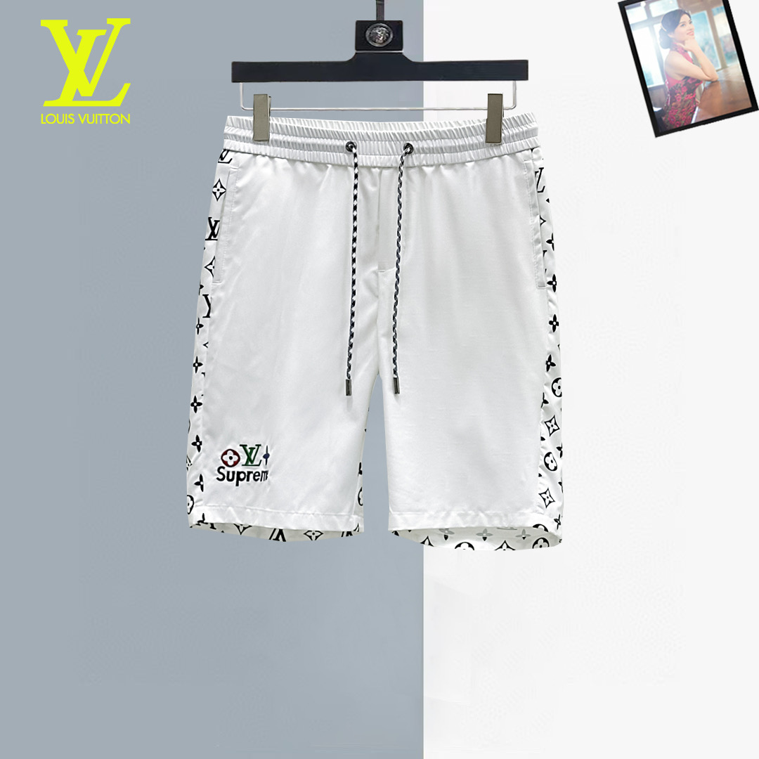 NO:930908,LV 2026ss summer new original counter casual shorts, luxury classic brand original LOGO accessories, counter best-selling model, very comfortable to wear, low-key yet luxurious, very classy to wear. Needless to say the trousers style and tailoring, the upper body is exquisite and high-end, first-class and top-quality materials. Really palace-level casual pants. The cotton of Turkey is selected for its outstanding quality. After heavy washing, the pants are very soft!  Don't be picky. The upper body is absolutely stylish and extremely luxurious. Please quote your height and weight when ordering sizes M-3XL.,,louis vuitton,shorts,19860909LV 2026ss夏季新款原单专柜休闲短裤,奢华经典品牌原版LOGO配饰 专柜热销款 身穿着非常舒适 低调不失奢华 穿出去非常有档次 裤型款式和裁剪亦无需多言 上身精致跃然高档一等一顶级质料 真正殿堂级的休闲裤 选用土耳其的棉花品质卓然,经过重水洗使得裤子很柔软！不挑人 上身绝对的有型 极度奢华. 尺码M-3XL下单报身高体重.,,louis vuitton,shorts,,Men's clothing