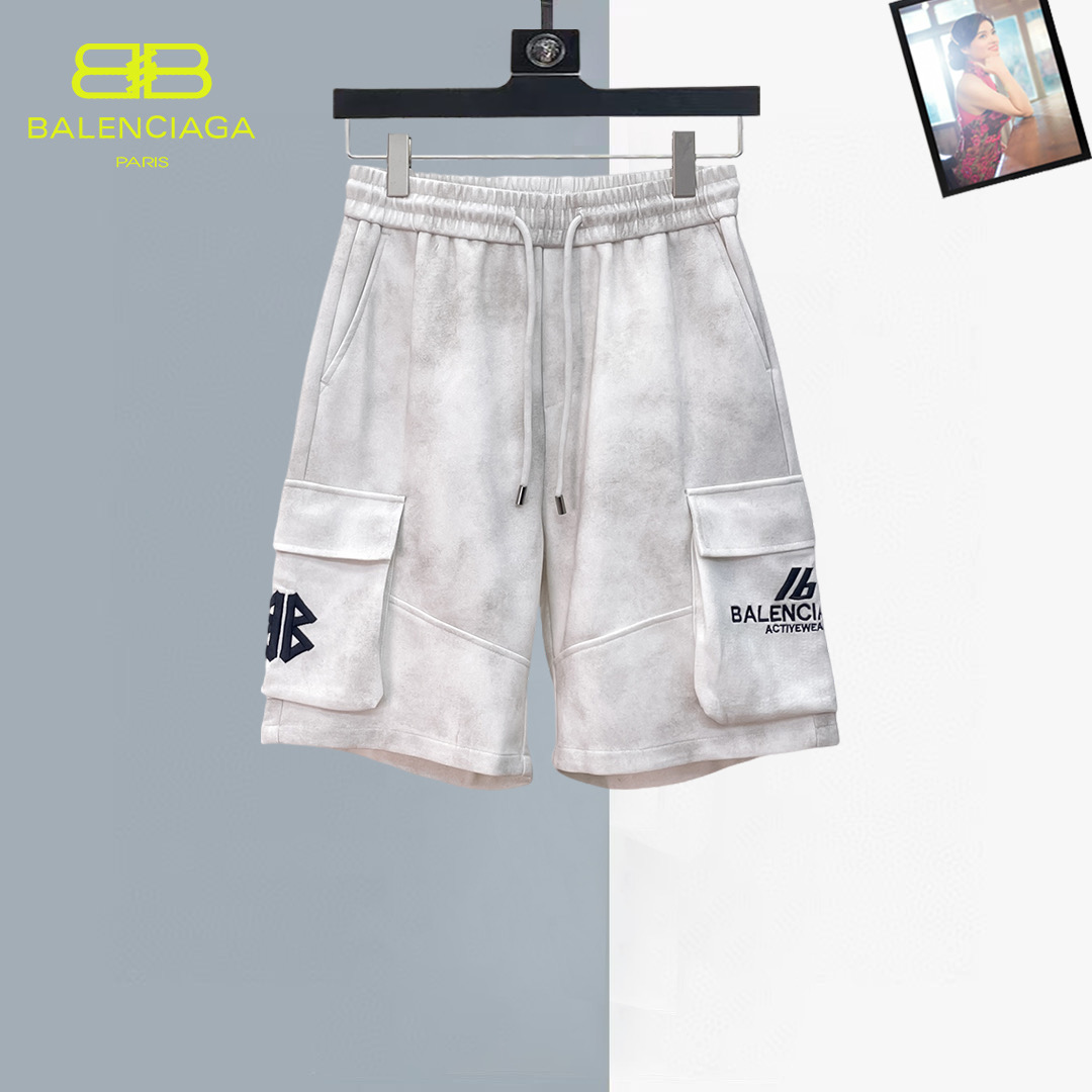 NO:930806,Balenciaga 2026ss summer new original counter casual shorts, luxury classic brand original LOGO accessories, counter best-selling style, very comfortable to wear, low-key yet luxurious, very classy to wear. Needless to say, the trousers style and tailoring. The upper body is exquisite and high-end, first-class and top-quality materials. Really palace-level casual pants. The cotton of Turkey is of outstanding quality. After heavy washing, the pants are very soft!  Don't be picky. The upper body is absolutely stylish and extremely luxurious. Please state your height and weight when ordering sizes M-3XL.,,balenciaga,shorts,19860909巴黎世家 2026ss夏季新款原单专柜休闲短裤,奢华经典品牌原版LOGO配饰 专柜热销款 身穿着非常舒适 低调不失奢华 穿出去非常有档次 裤型款式和裁剪亦无需多言 上身精致跃然高档一等一顶级质料 真正殿堂级的休闲裤 选用土耳其的棉花品质卓然,经过重水洗使得裤子很柔软！不挑人 上身绝对的有型 极度奢华. 尺码M-3XL下单报身高体重.,,balenciaga,shorts,,Men's clothing
