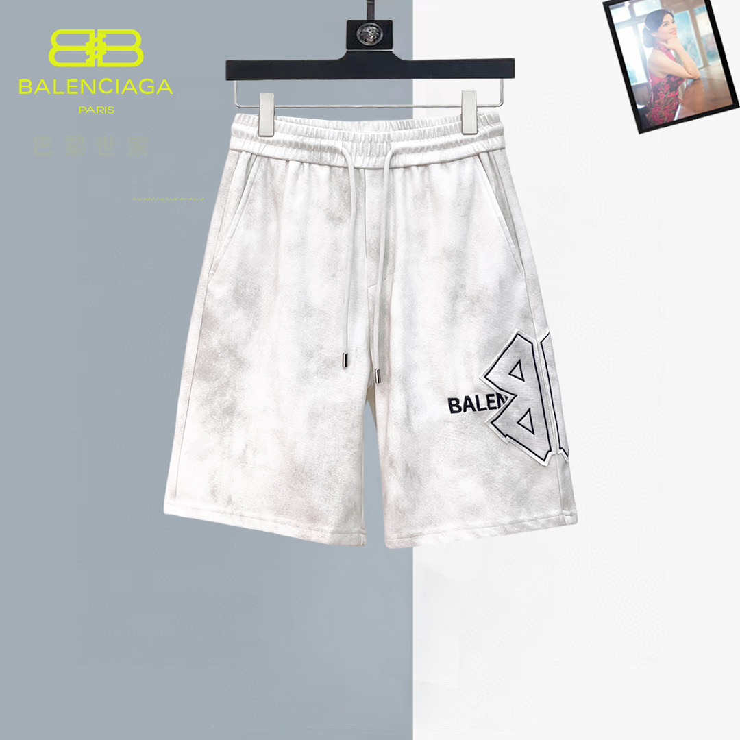 NO:930836,Balenciaga 2026ss summer new original counter casual shorts, luxury classic brand original LOGO accessories, counter best-selling style, very comfortable to wear, low-key yet luxurious, very classy to wear. Needless to say, the trousers style and tailoring. The upper body is exquisite and high-end, first-class and top-quality materials. Really palace-level casual pants. The cotton of Turkey is of outstanding quality. After heavy washing, the pants are very soft!  Don't be picky. The upper body is absolutely stylish and extremely luxurious. Please state your height and weight when ordering sizes M-3XL.,,balenciaga,shorts,19860909巴黎世家 2026ss夏季新款原单专柜休闲短裤,奢华经典品牌原版LOGO配饰 专柜热销款 身穿着非常舒适 低调不失奢华 穿出去非常有档次 裤型款式和裁剪亦无需多言 上身精致跃然高档一等一顶级质料 真正殿堂级的休闲裤 选用土耳其的棉花品质卓然,经过重水洗使得裤子很柔软！不挑人 上身绝对的有型 极度奢华. 尺码M-3XL下单报身高体重.,,balenciaga,shorts,,Men's clothing