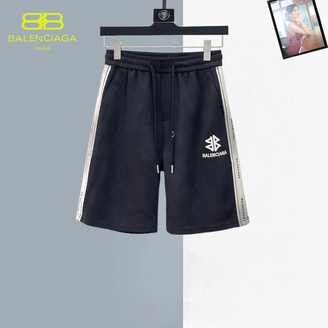 NO:930898,Balenciaga 2026ss summer new original counter casual shorts, luxury classic brand original LOGO accessories, counter best-selling style, very comfortable to wear, low-key yet luxurious, very classy to wear. Needless to say, the trousers style and tailoring. The upper body is exquisite and high-end, first-class and top-quality materials. Really palace-level casual pants. The cotton of Turkey is of outstanding quality. After heavy washing, the pants are very soft!  Don't be picky. The upper body is absolutely stylish and extremely luxurious. Please state your height and weight when ordering sizes M-3XL.,,balenciaga,shorts,19860909巴黎世家 2026ss夏季新款原单专柜休闲短裤,奢华经典品牌原版LOGO配饰 专柜热销款 身穿着非常舒适 低调不失奢华 穿出去非常有档次 裤型款式和裁剪亦无需多言 上身精致跃然高档一等一顶级质料 真正殿堂级的休闲裤 选用土耳其的棉花品质卓然,经过重水洗使得裤子很柔软！不挑人 上身绝对的有型 极度奢华. 尺码M-3XL下单报身高体重.,,balenciaga,shorts,,Men's clothing