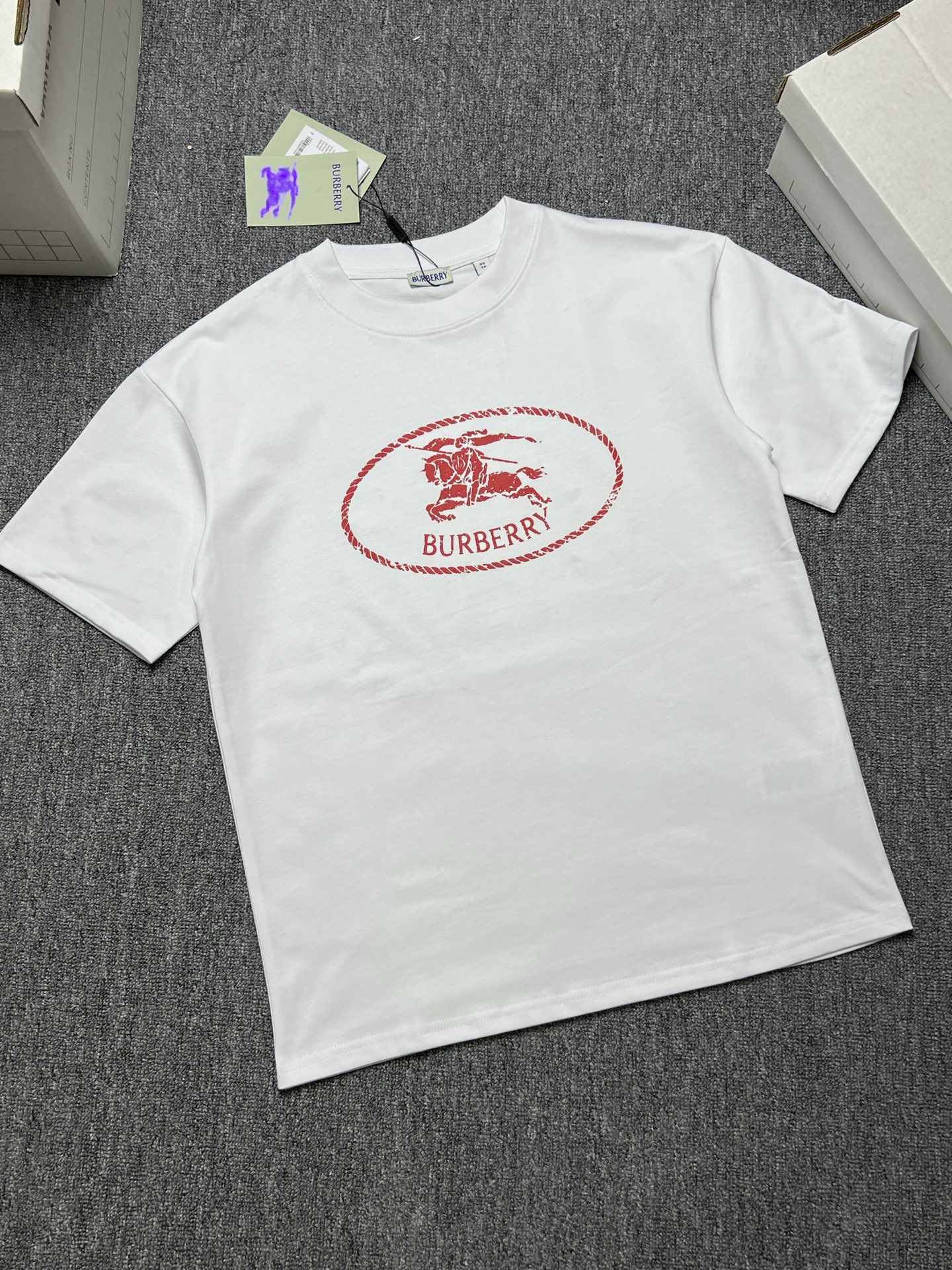 NO:731081,BURBERRY short-sleeved T-shirt color black white size: xs-L b fabric 320g, burberry, T-shirt, tees, t-shirt,19860909年后 BURBERRY 短袖T恤 颜色黑色白色 尺码: xs-L b面料320g,,burberry,T-shirt,tees，t-shirt,,Men's clothing