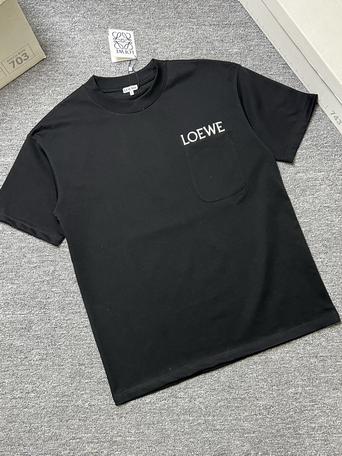 NO:731122,Years later LOEWE short-sleeved T-shirt color black white orange size: s-xl b fabric 300g, loewe, T-shirt, tees, t-shirt,19860909年后 LOEWE 短袖T恤 颜色黑色 白色 橙色 尺码:s-xl b面料300g,,loewe,T-shirt,tees，t-shirt,,Men's clothing