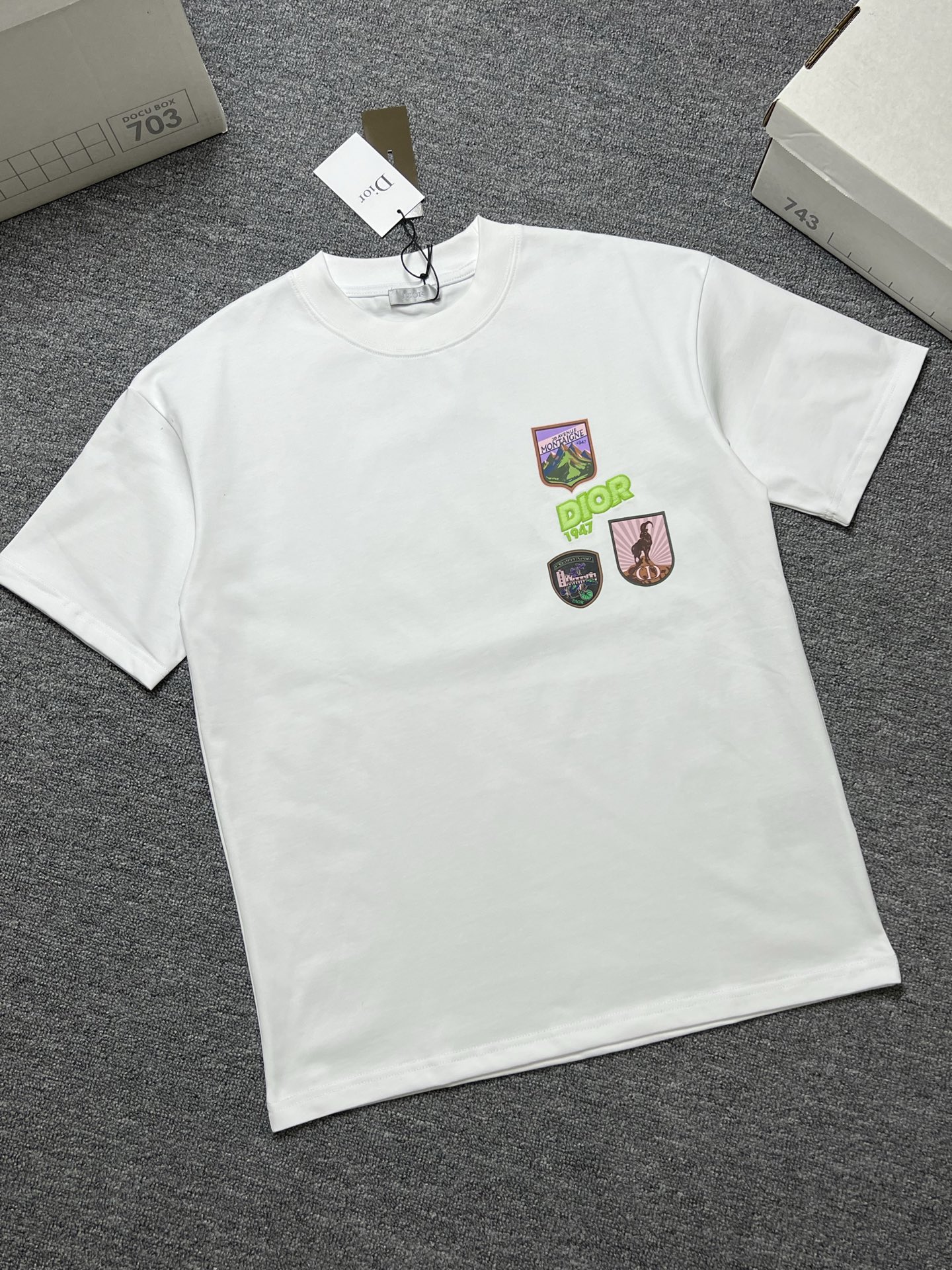 NO:731026,Years later DIOR short-sleeved T-shirt color black white size: s-xl b fabric 300g, dior, T-shirt, tees, t-shirt,19860909年后 DIOR 短袖T恤 颜色黑色 白色 尺码: s-xl b面料300g,,dior,T-shirt,tees，t-shirt,,Men's clothing