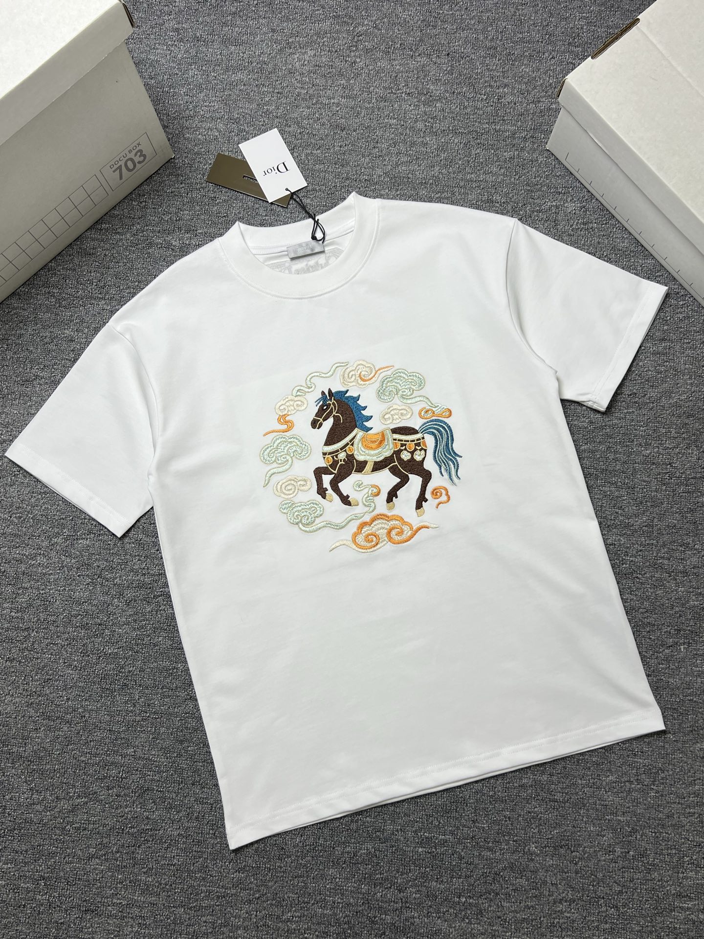 NO:746252,Years later DIOR short-sleeved T-shirt color black white size: s-xl b fabric 300g, dior, T-shirt, tees, t-shirt,19860909年后 DIOR 短袖T恤 颜色黑色 白色 尺码:s-xl b面料300g,,dior,T-shirt,tees，t-shirt,,Men's clothing