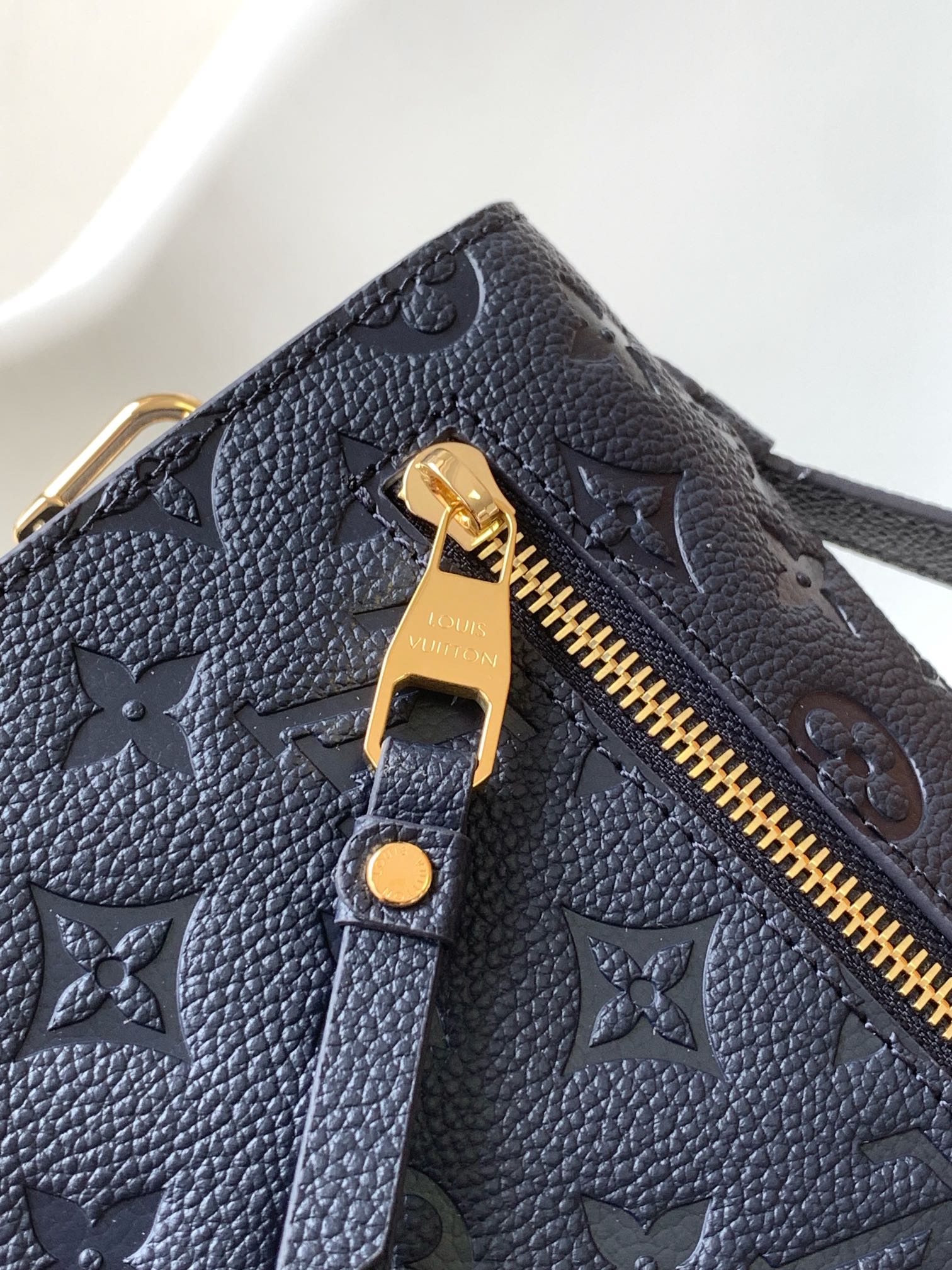 Louis Vuitton M47142新版蓝 M46613 枣红M44881杏色M41487黑色M44072米白M44018粉色M41486枣红M44155大红M44071深蓝