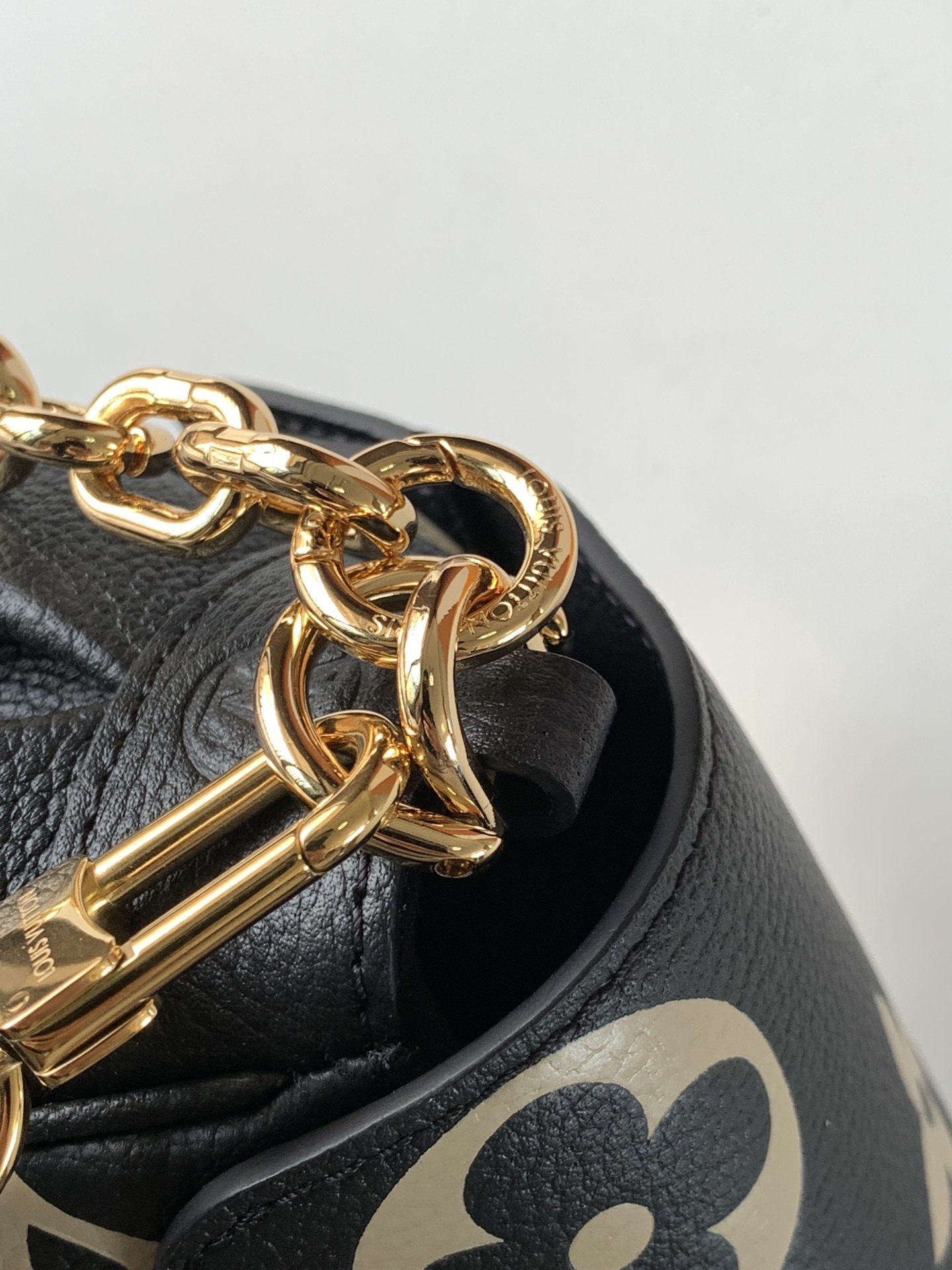 Favorite 手袋【特级加强版】型号: M45859皮料: 是意大利A级皮料五金: 采用进口A级全钢