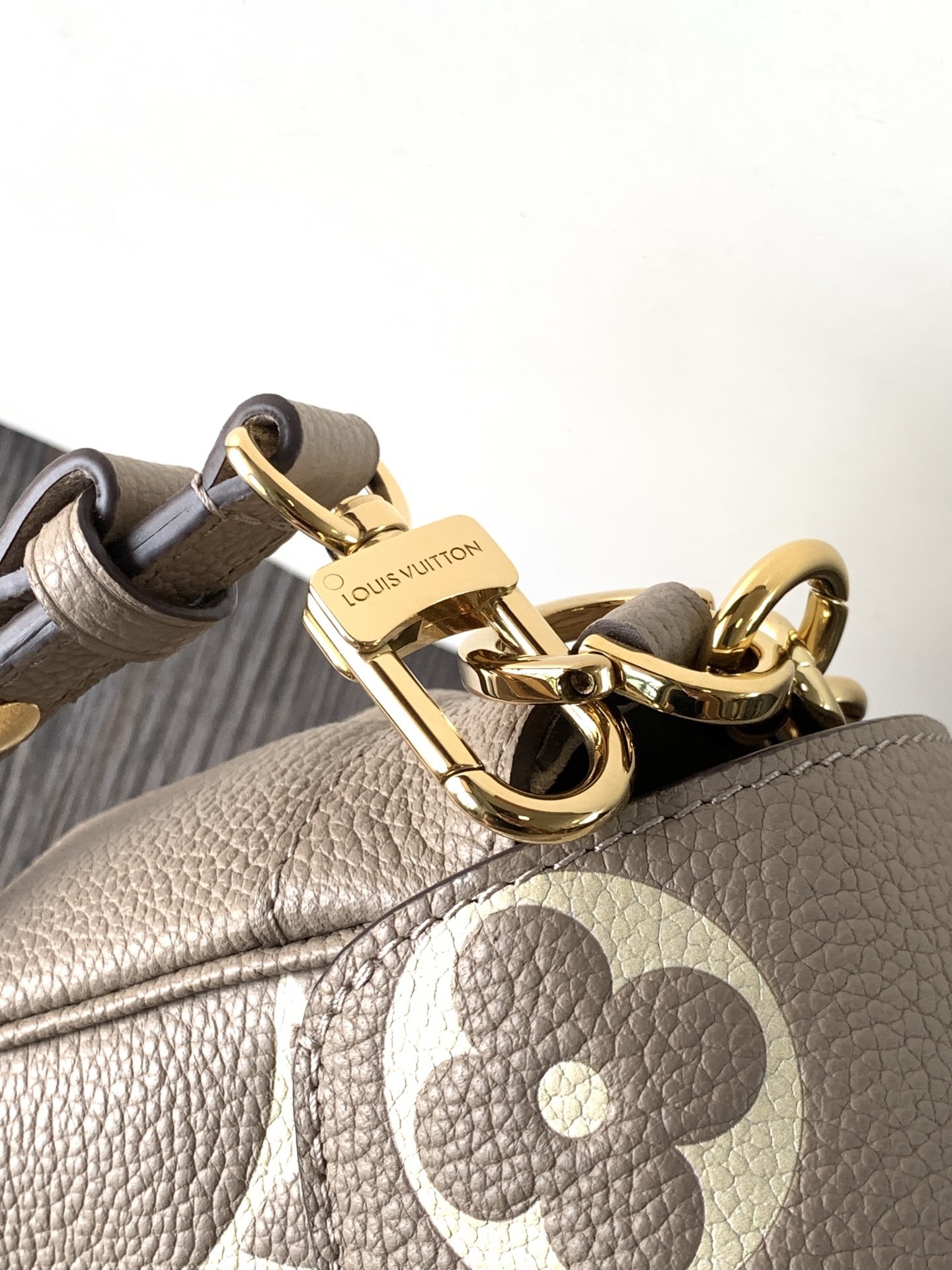 Favorite 手袋【特级加强版】型号: M45836皮料: 是意大利A级皮料五金: 采用进口A级全钢