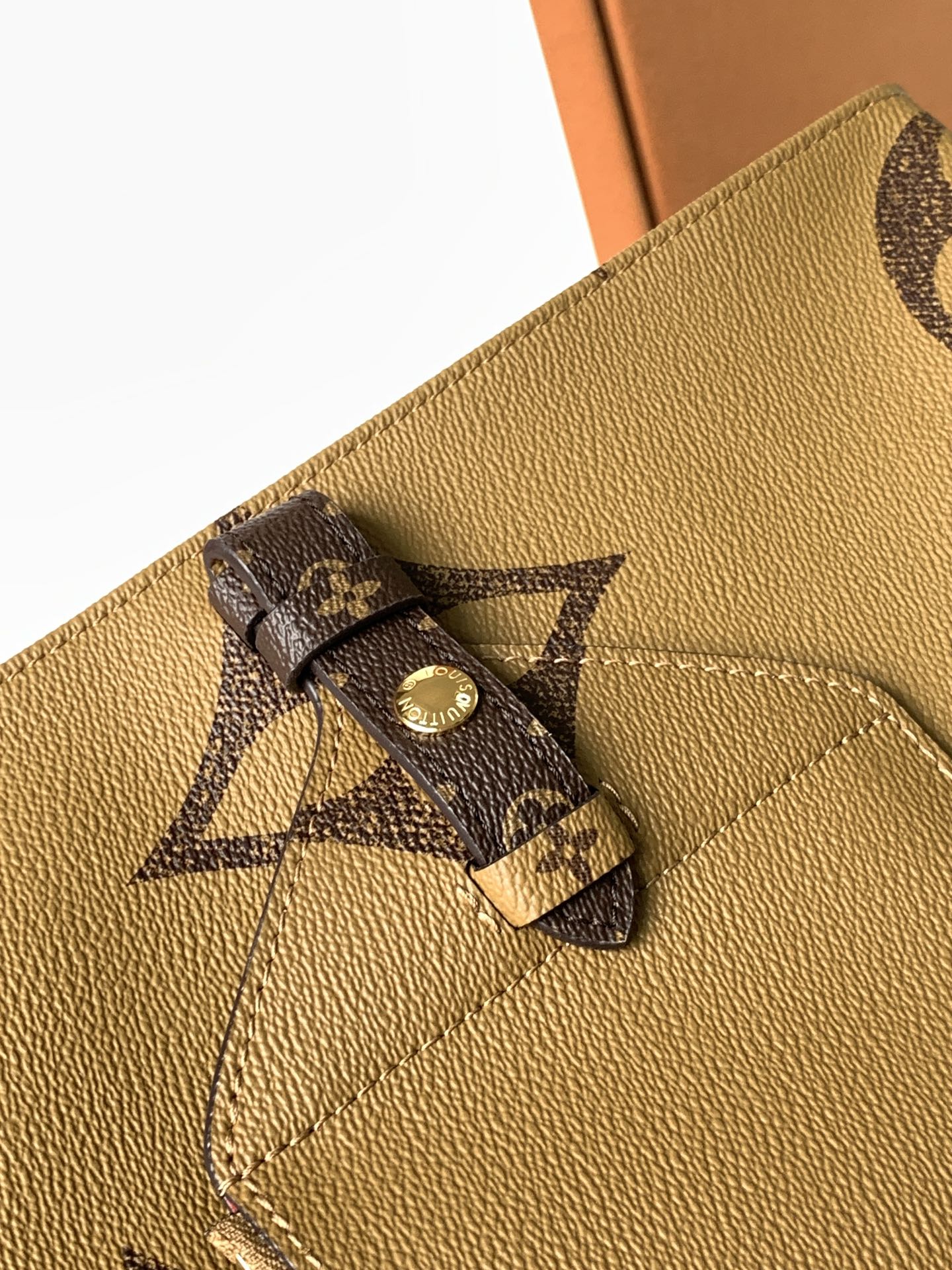 Louis Vuitton 动态变码芯片