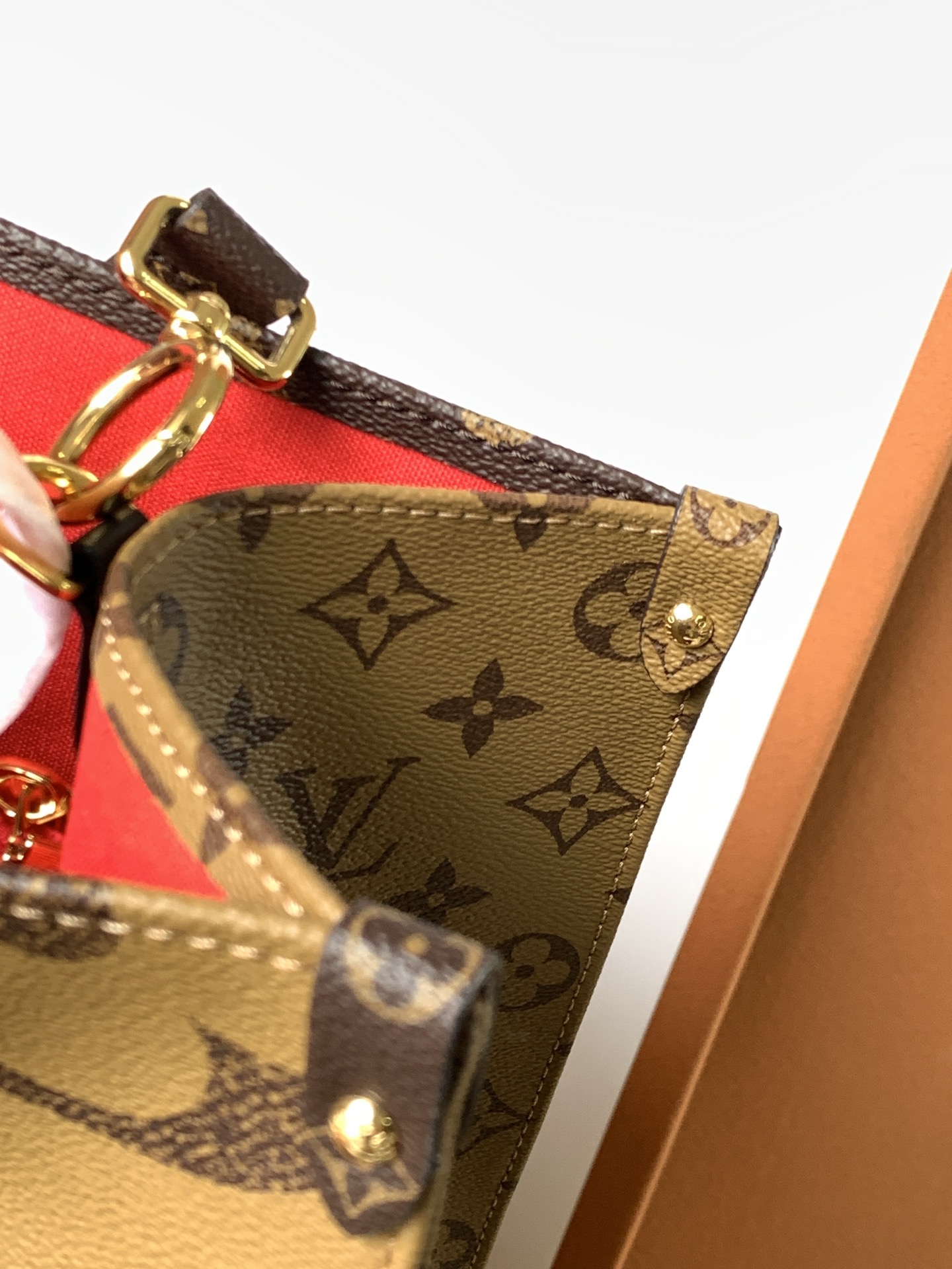 Louis Vuitton 动态变码芯片