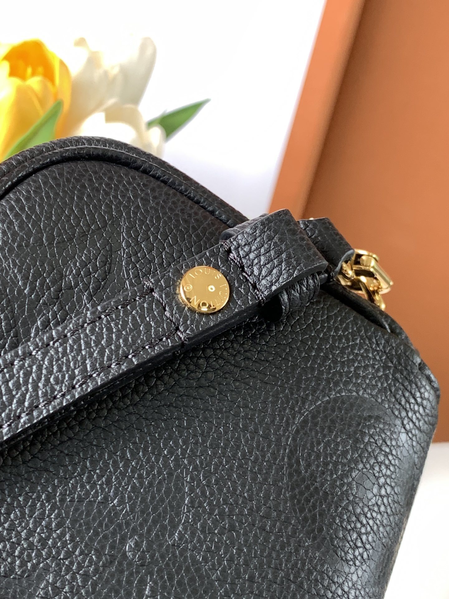 【特级加强版】动态变码芯片Wallet On Chain Ivy 手袋型号: M82154皮料: 是意大