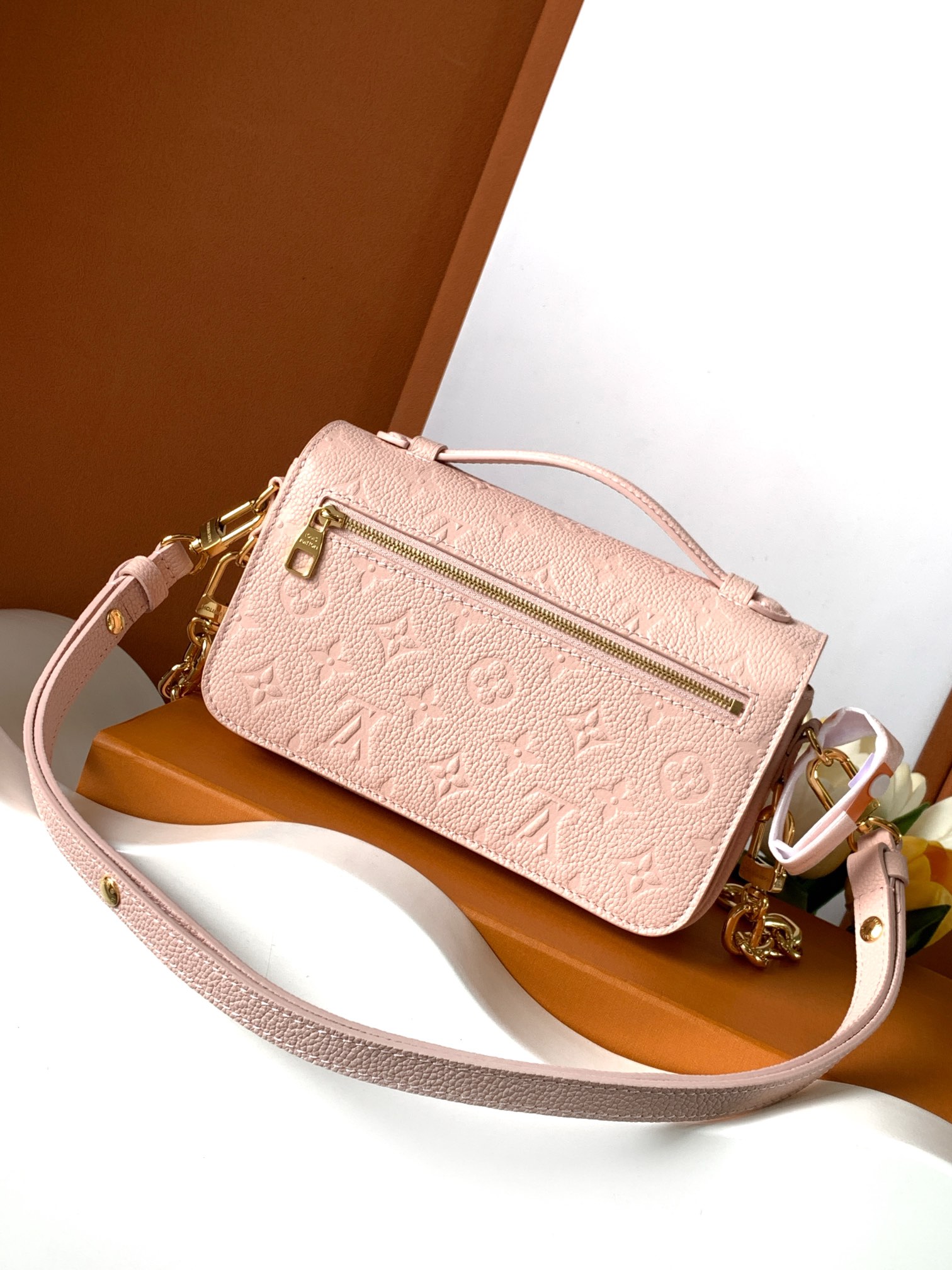 动态变码芯片Pochette Métis East West 手袋【特级加强版】型号: M47045皮料