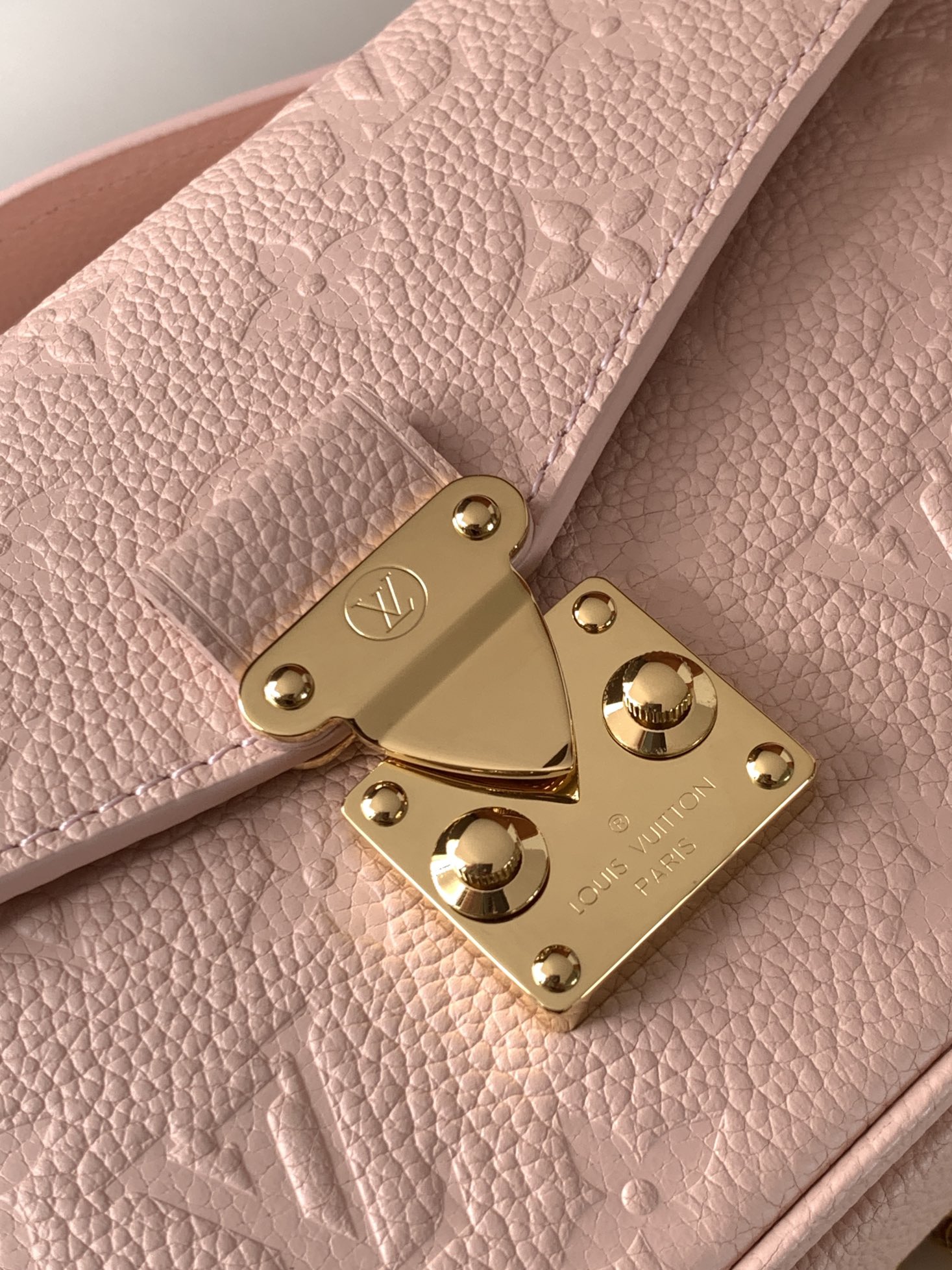 动态变码芯片Pochette Métis East West 手袋【特级加强版】型号: M47045皮料