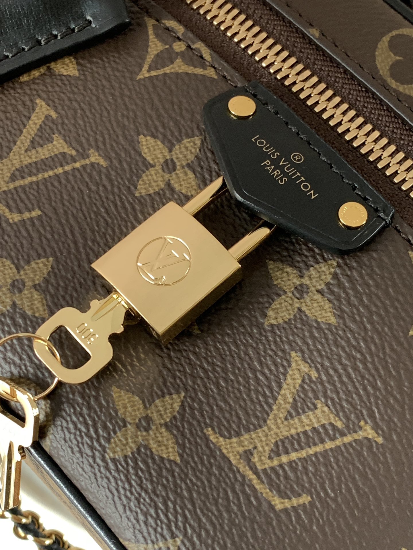 Louis Vuitton 化妆包Vanity Chain Pouch 手袋