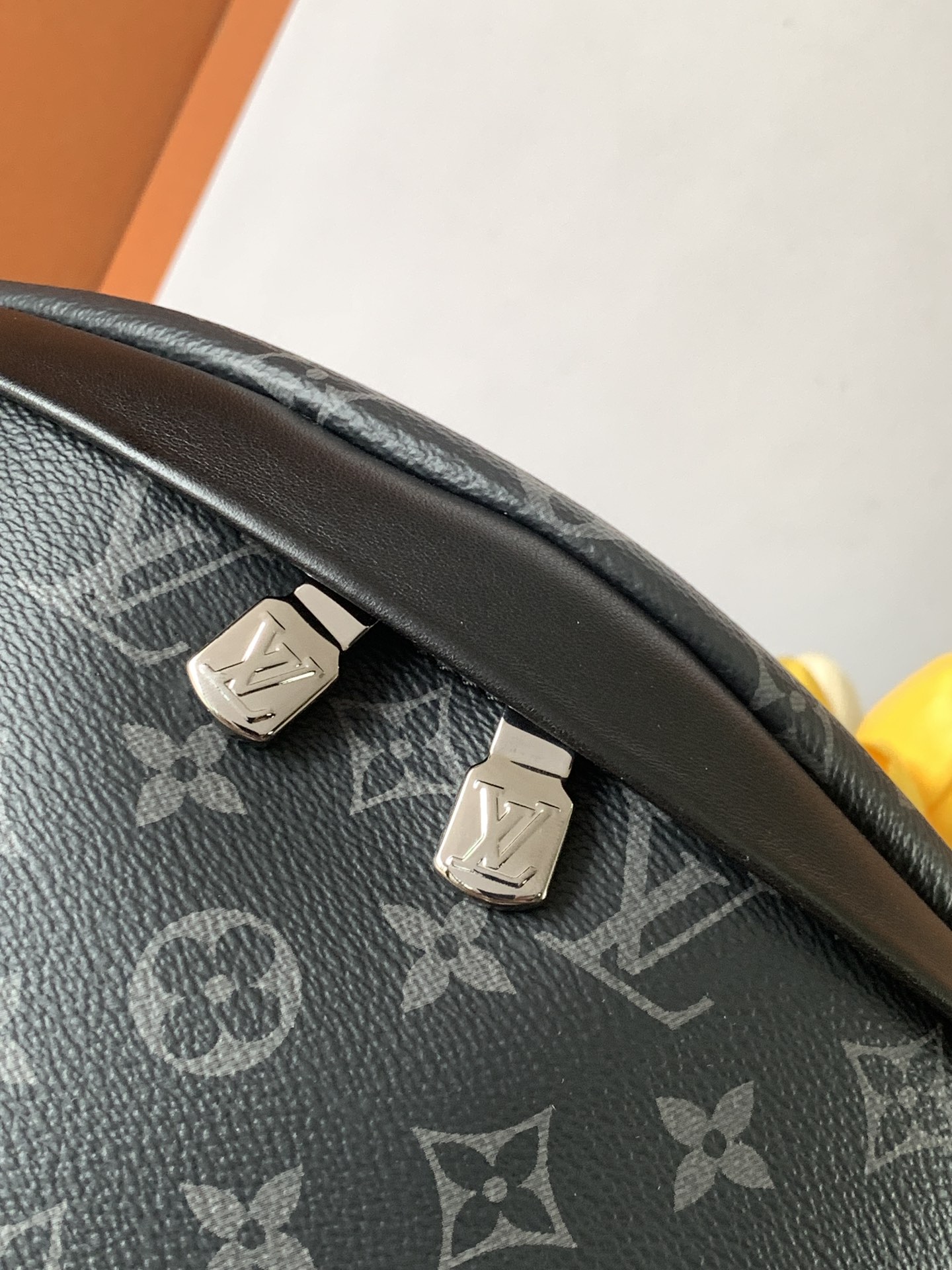 Louis Vuitton 动态变码芯片