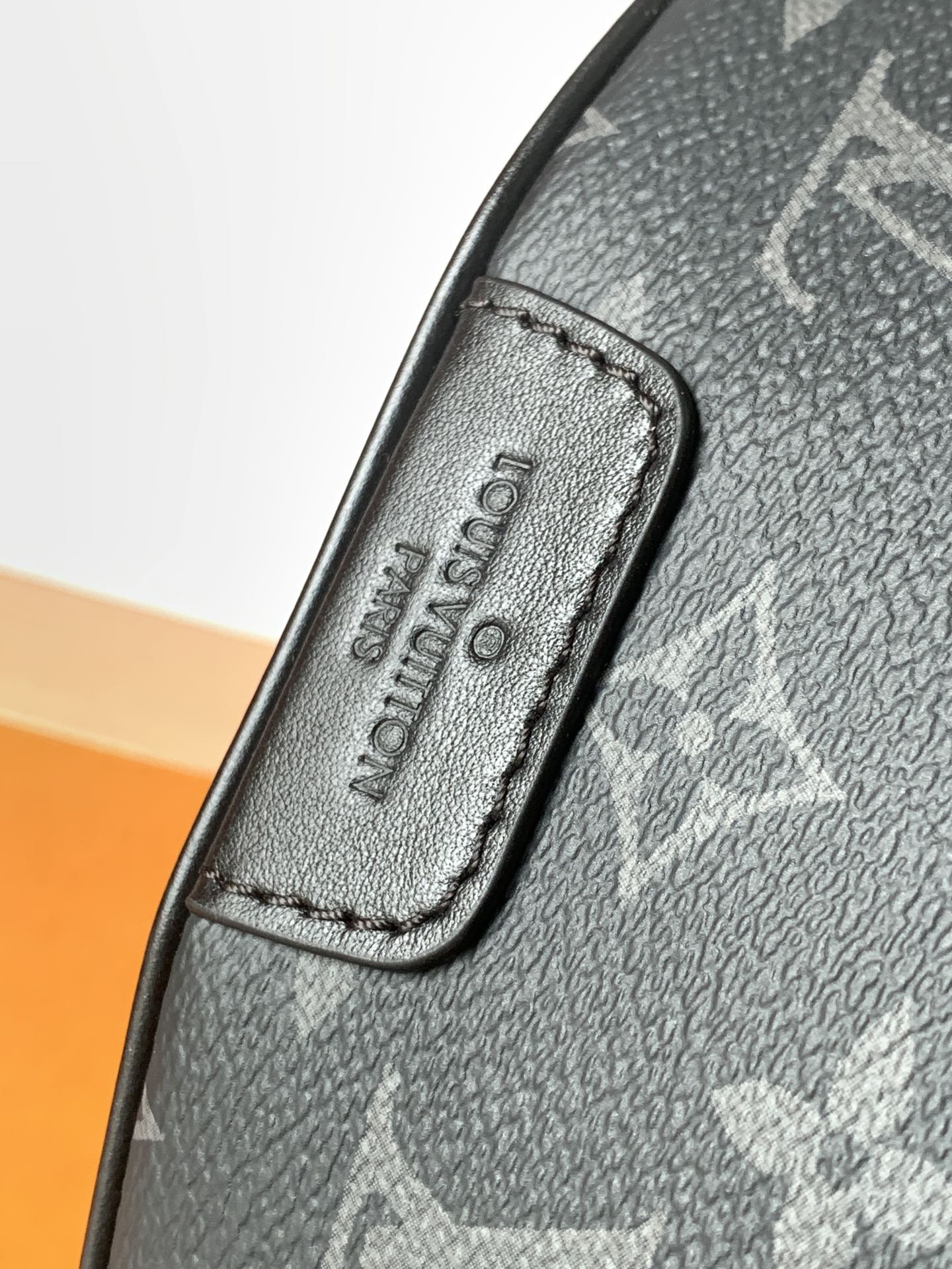 Louis Vuitton 动态变码芯片
