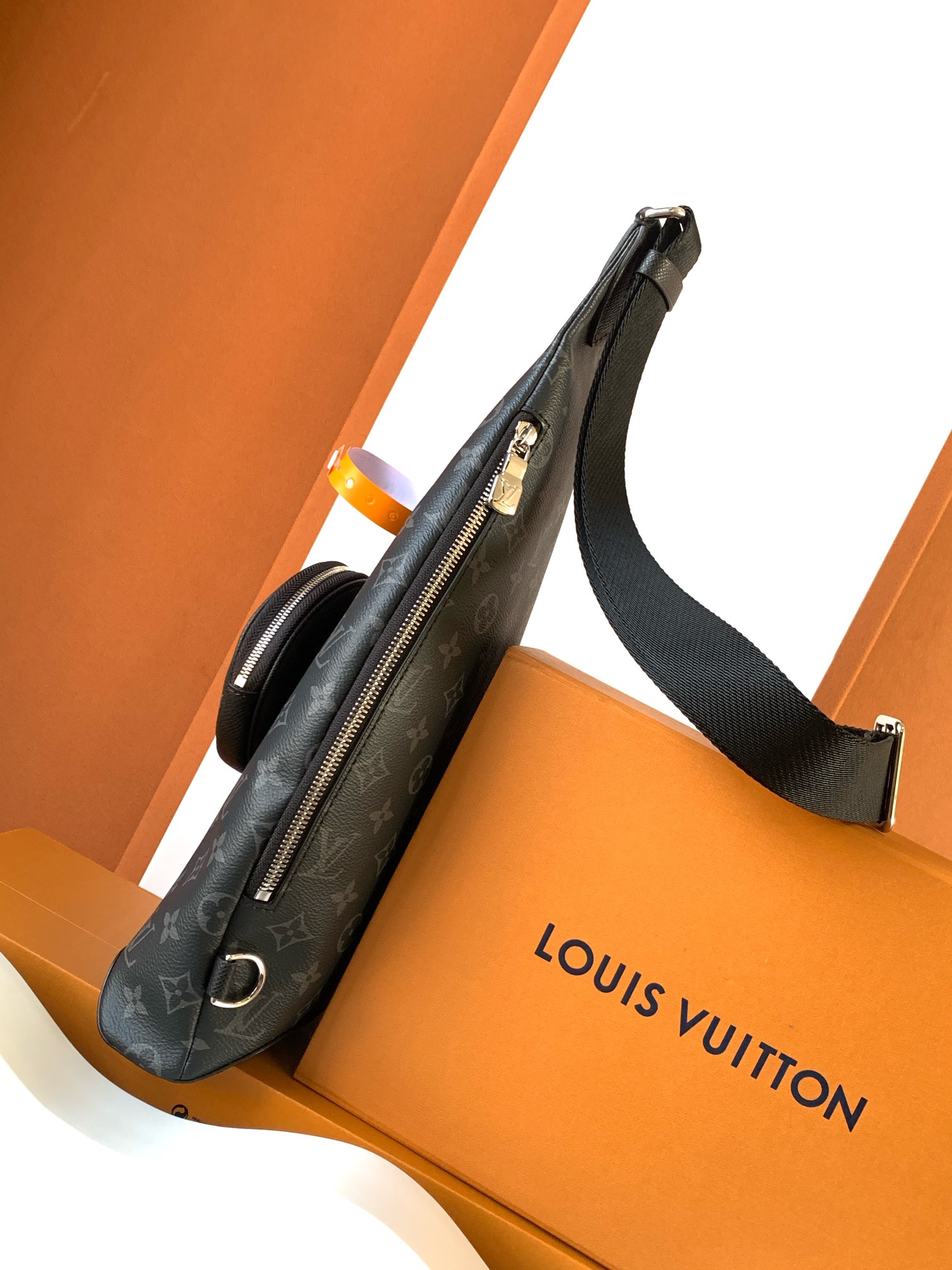 Louis Vuitton 动态变码芯片