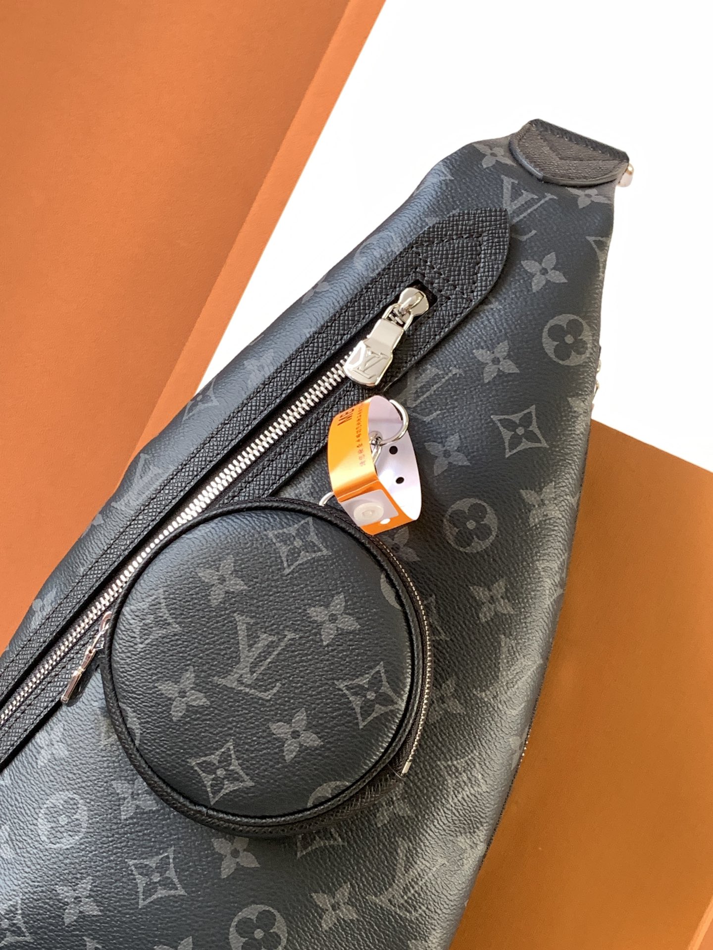 Louis Vuitton 动态变码芯片