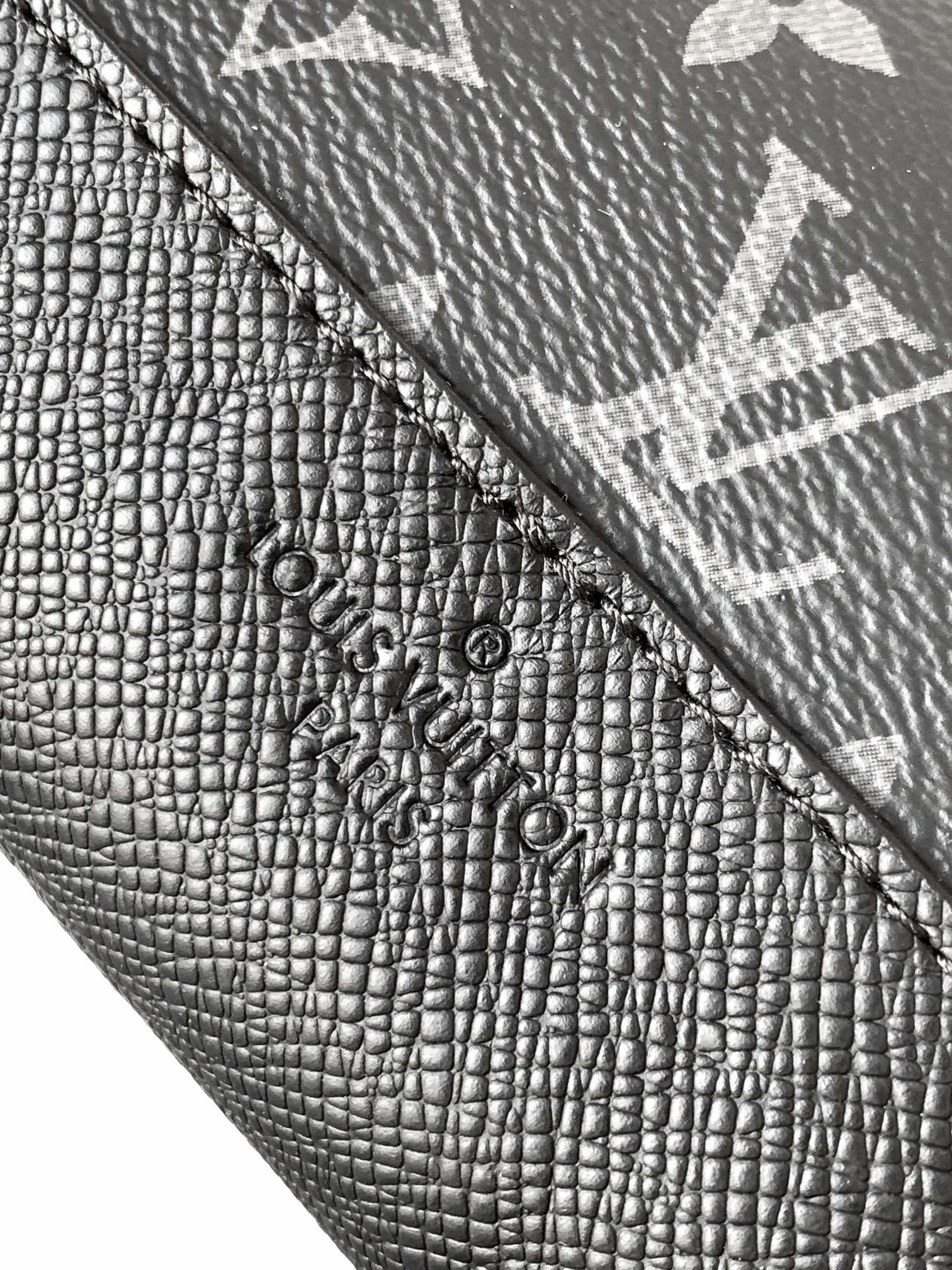 Louis Vuitton 动态变码芯片