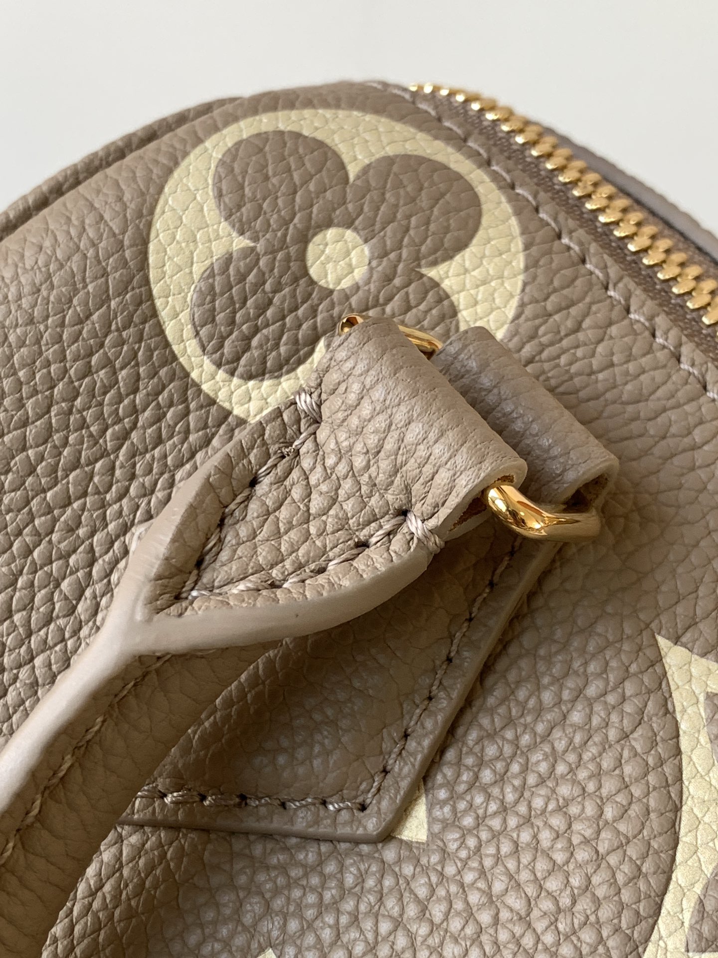Louis Vuitton 动态变码芯片