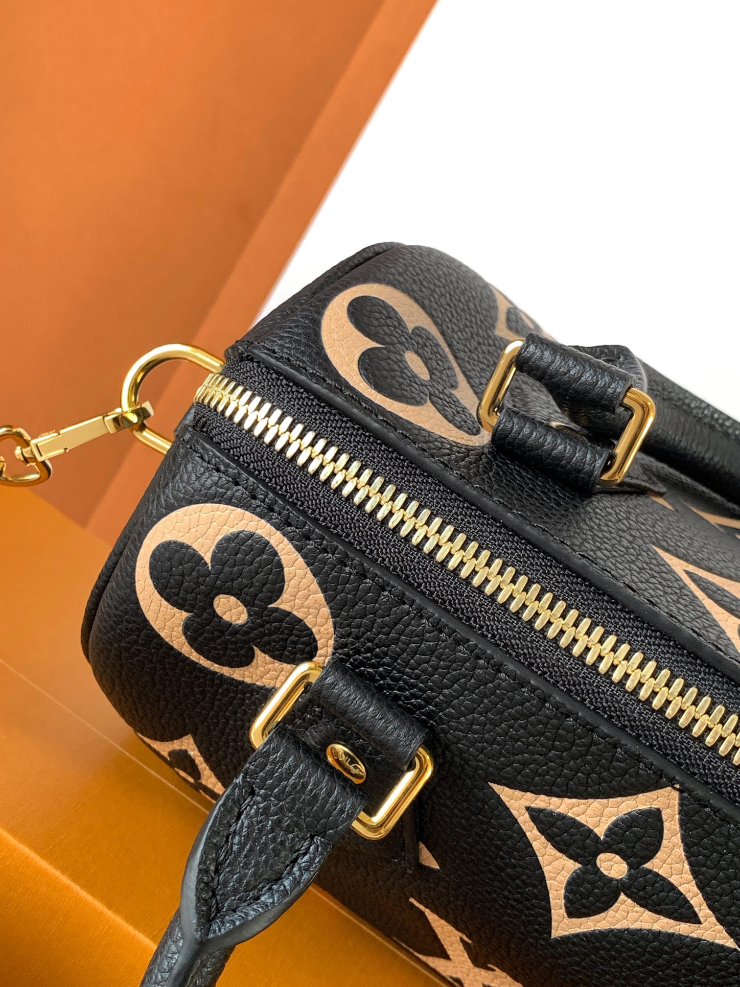 Louis Vuitton 动态变码芯片