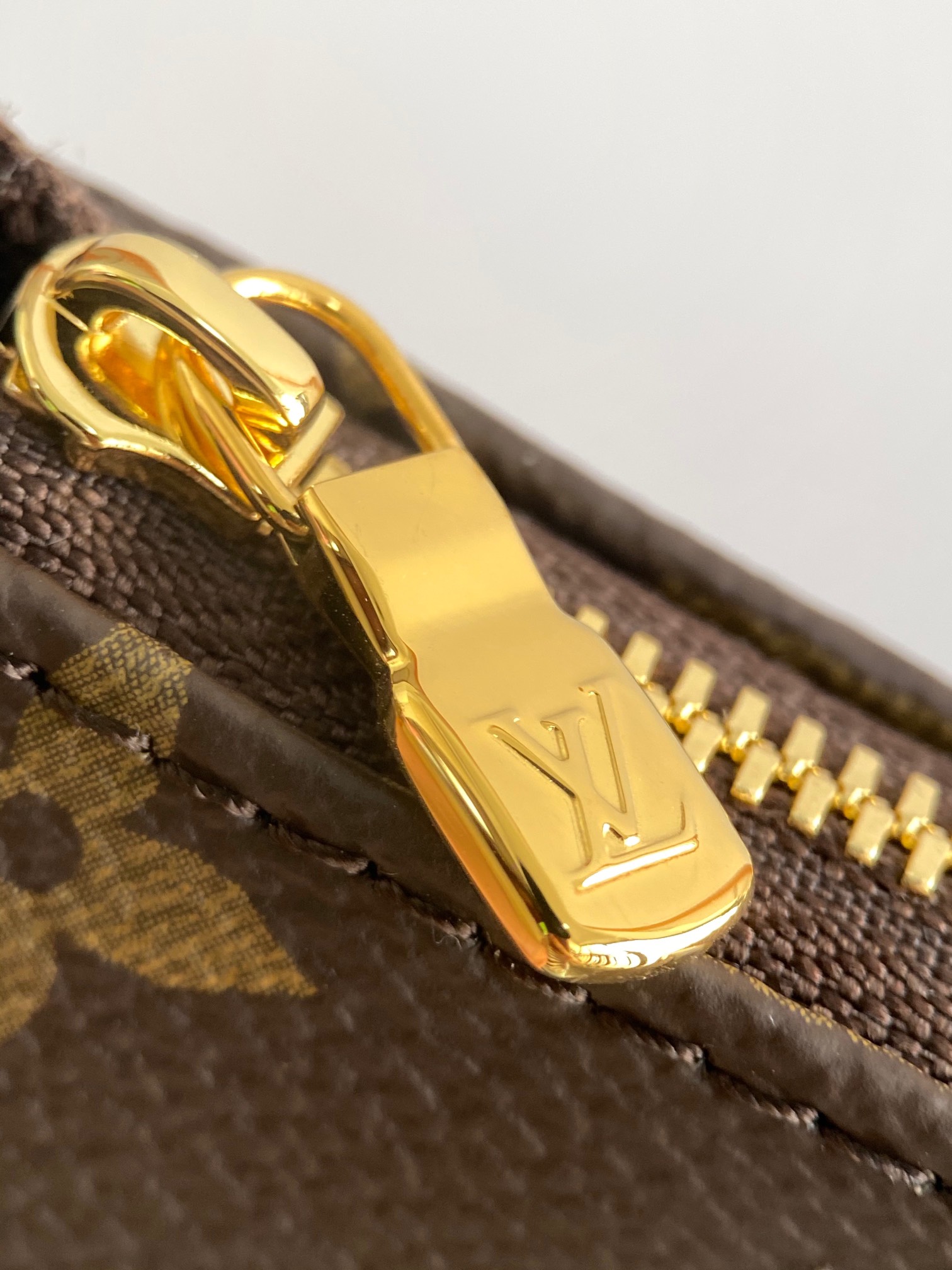 Louis Vuitton 动态变码芯片