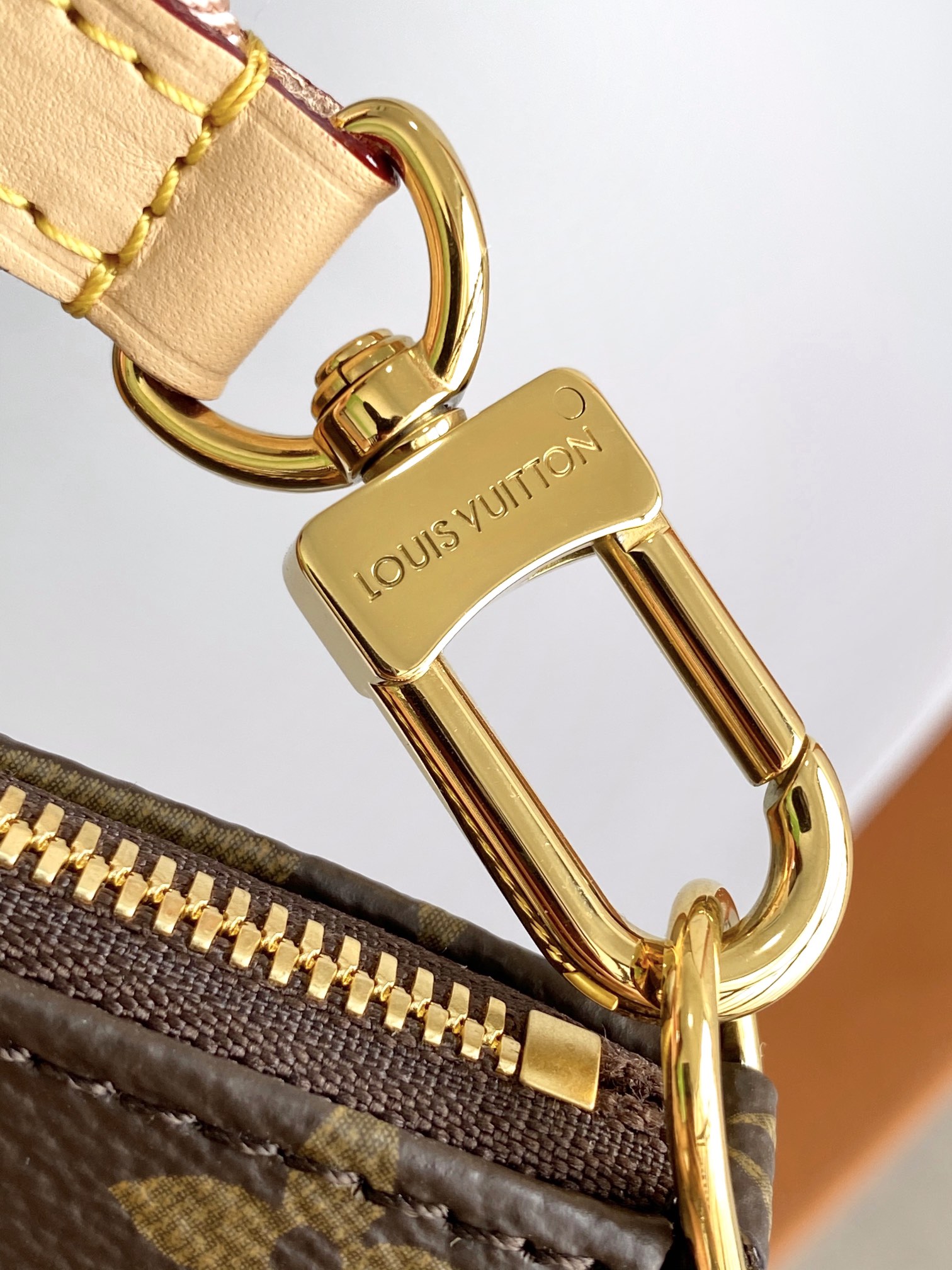 Louis Vuitton 动态变码芯片