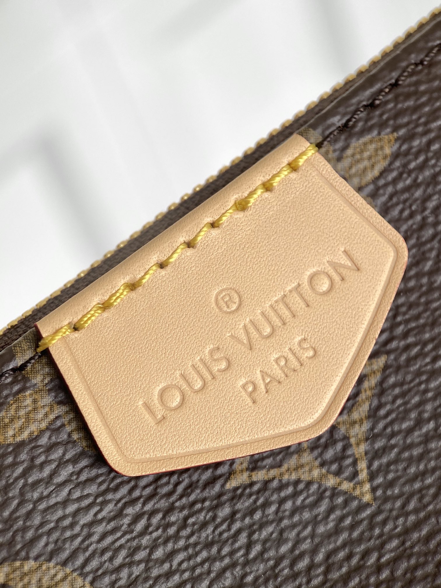 Louis Vuitton 动态变码芯片