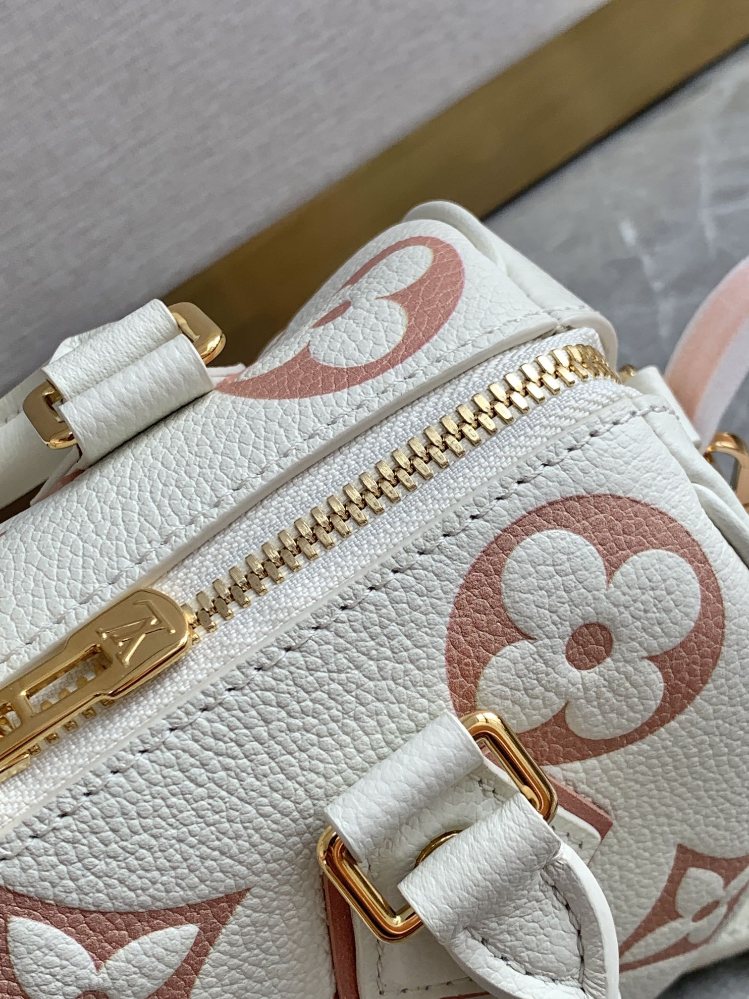 Louis Vuitton 动态变码芯片