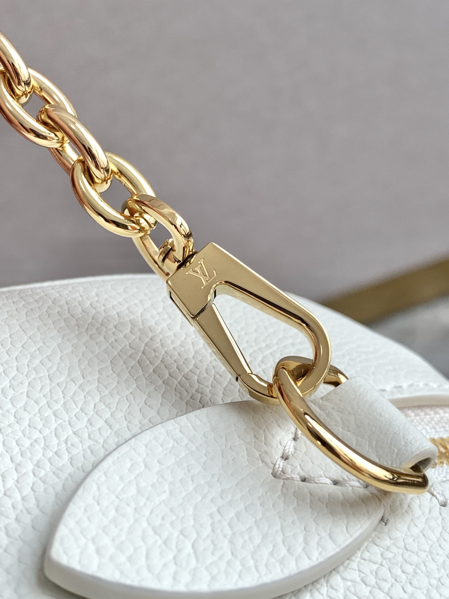 Louis Vuitton 动态变码芯片
