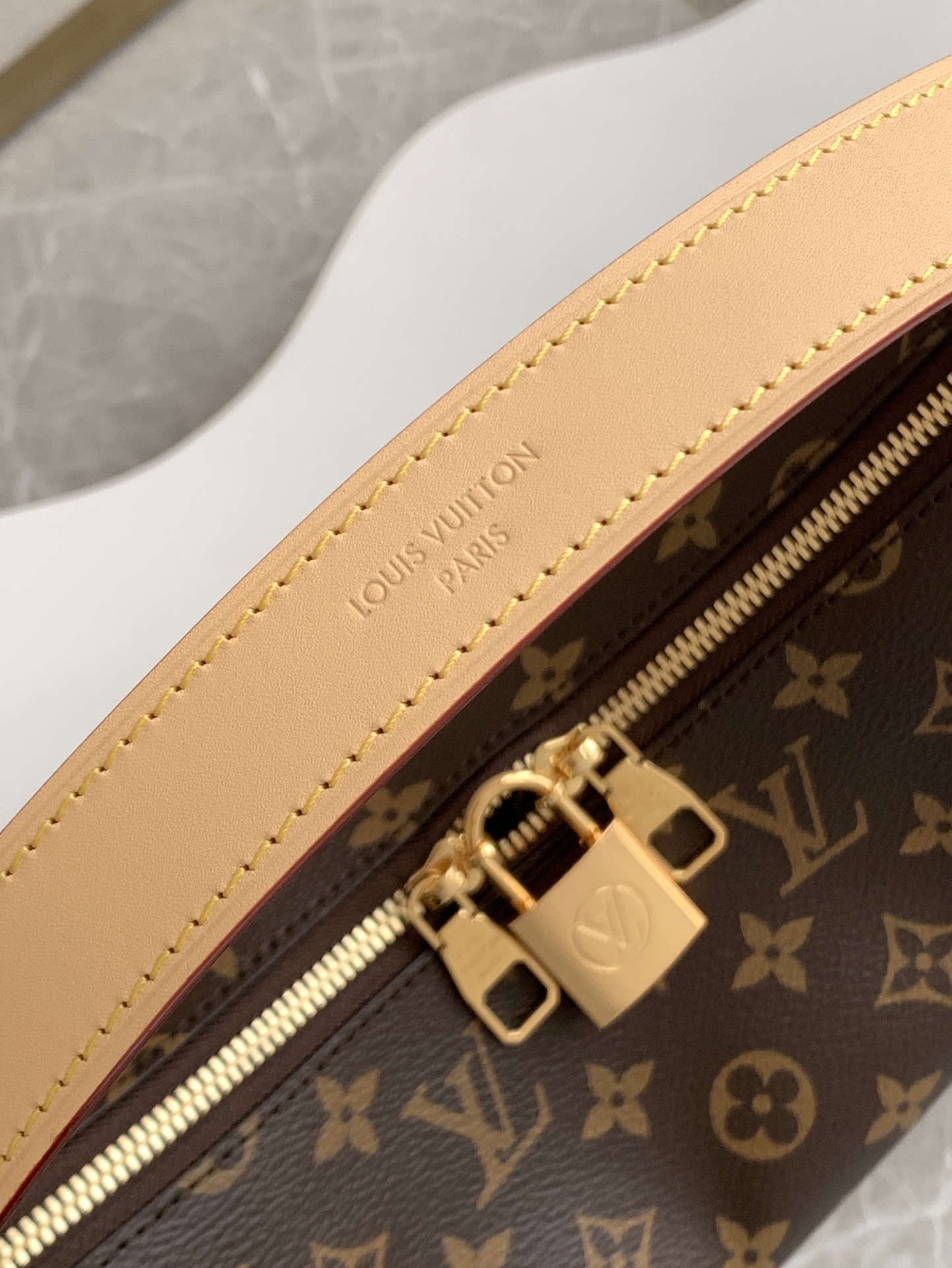 Louis Vuitton Slouchy 小号手袋