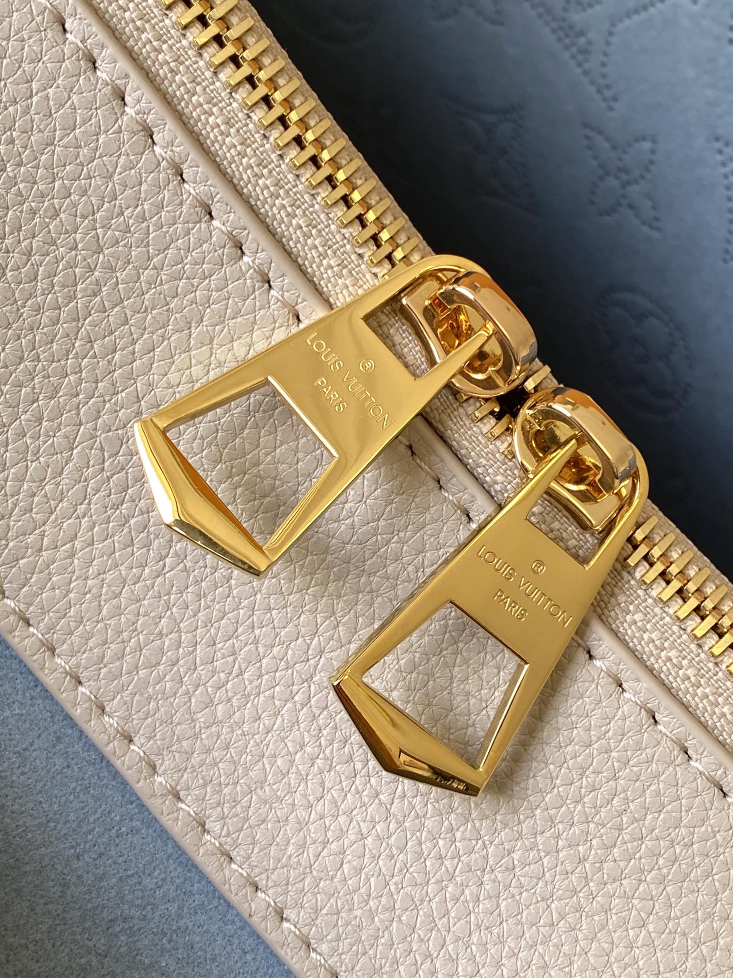 Louis Vuitton M12496渐变色M12139黑色
