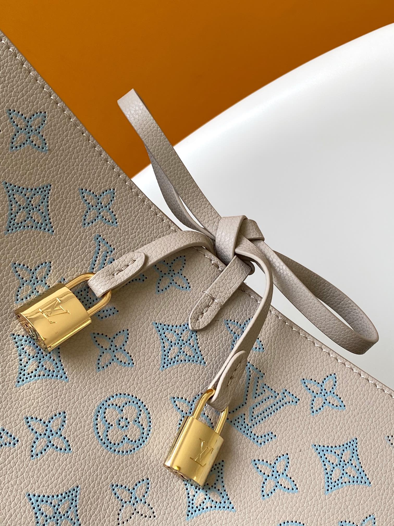 Louis Vuitton M12496渐变色M12139黑色