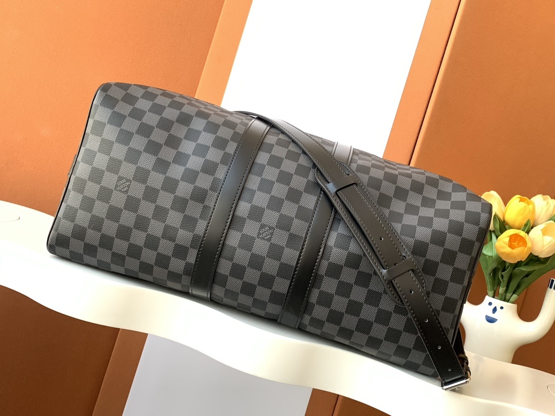Keepall 45 旅行袋【特级加强版】型号: N41418皮料: 是意大利A级皮料五金: 采用进口A