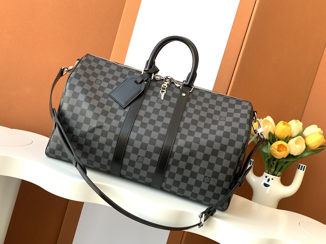 Keepall 45 旅行袋【特级加强版】型号： N41418皮料： 是意大利A级皮料五金： 采用进口A