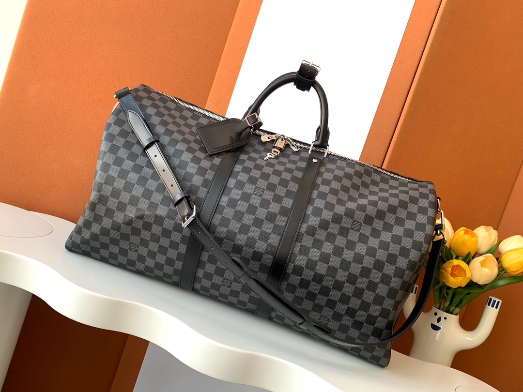Keepall 55 旅行袋【特级加强版】型号： N41413皮料： 是意大利A级皮料五金： 采用进口A